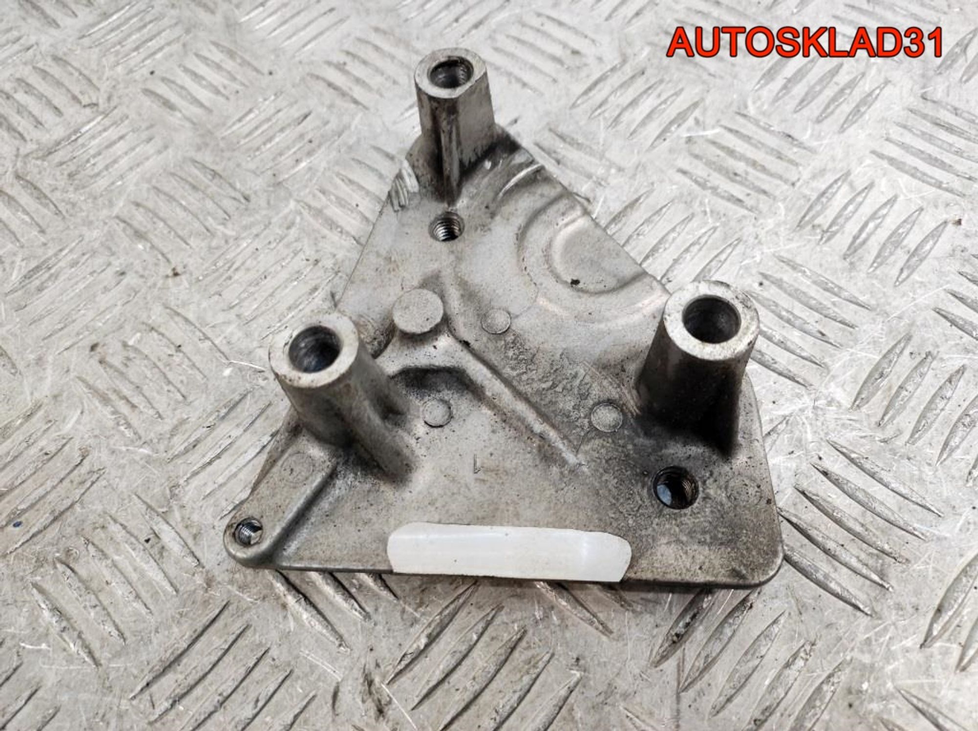 Кронштейн двигателя правый Opel Astra G 1,7 Y17DT 5684110, 500 рублей, Дубовое