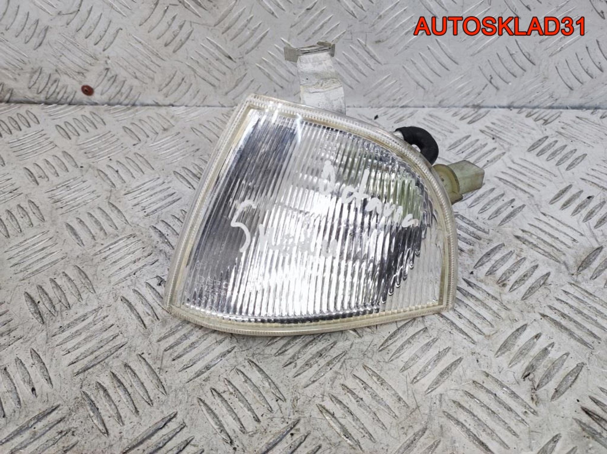 Указатель поворота левый белый Skoda Octavia A4, 500 рублей, Дубовое