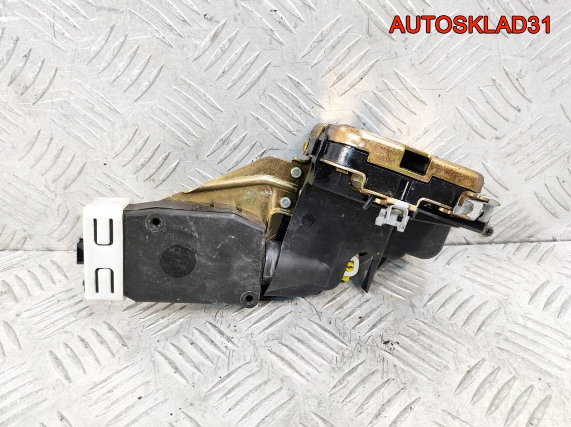 Замок двери передней правой Mitsubishi Carisma DA, 1400 рублей, Дубовое