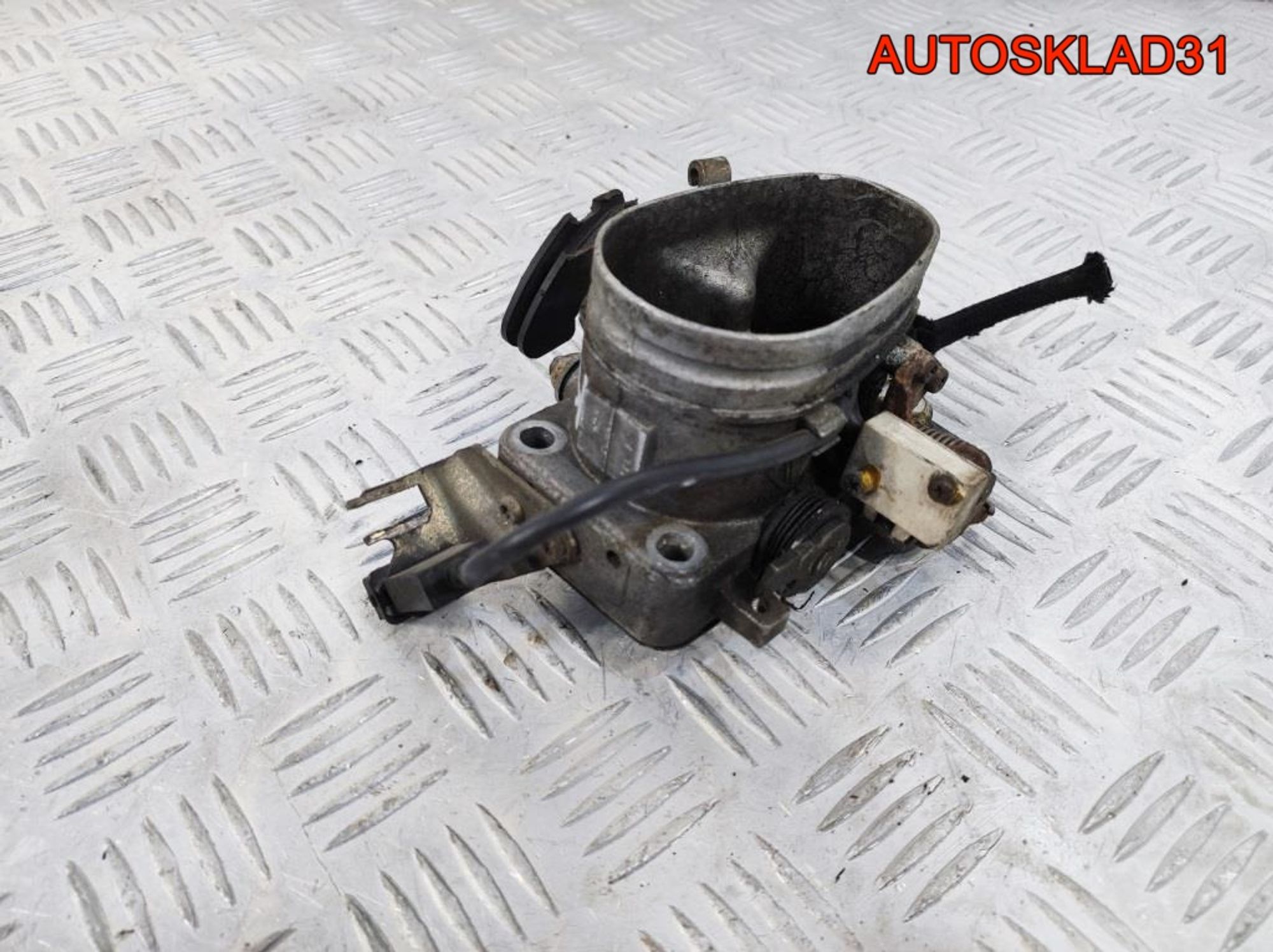 Заcлонкa дpoccельная Audi 100 C3 2.2 KU Бензин, 2900 рублей, Дубовое