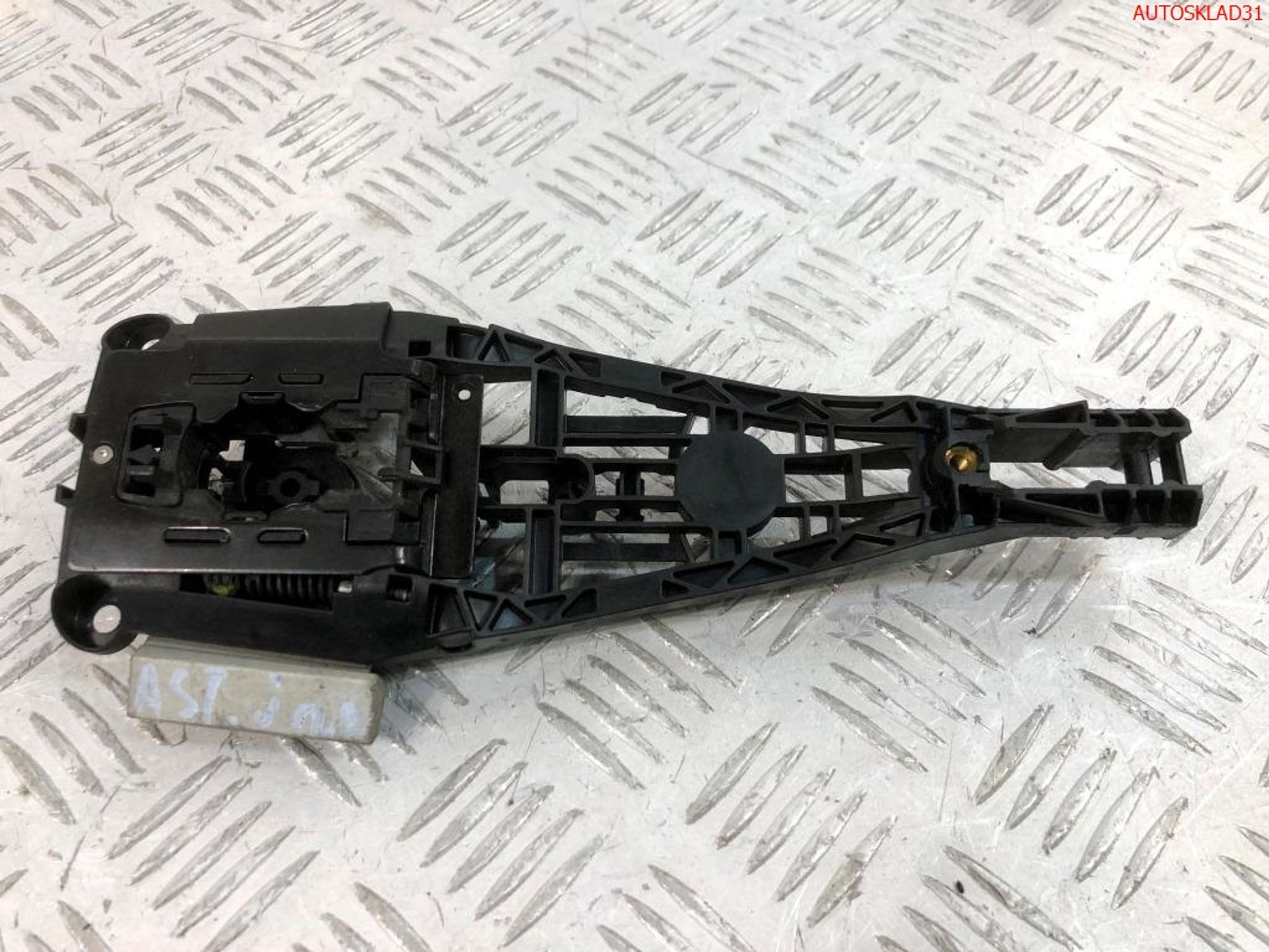 Кронштейн ручки двери левой Opel Astra J 138175, 1700 рублей, Дубовое