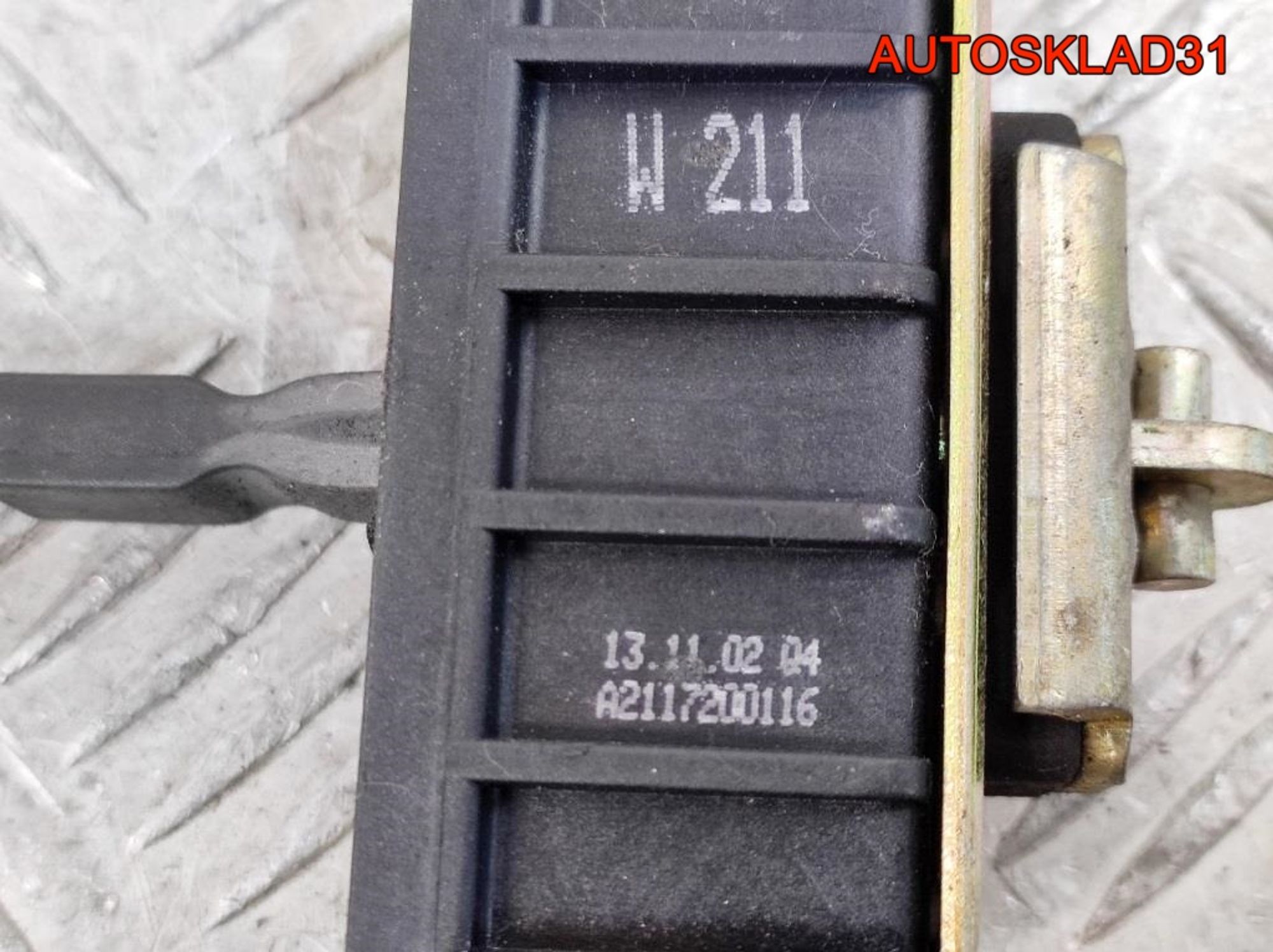 Ограничитель двери передней Mercedes Benz W211, 1200 рублей, Дубовое