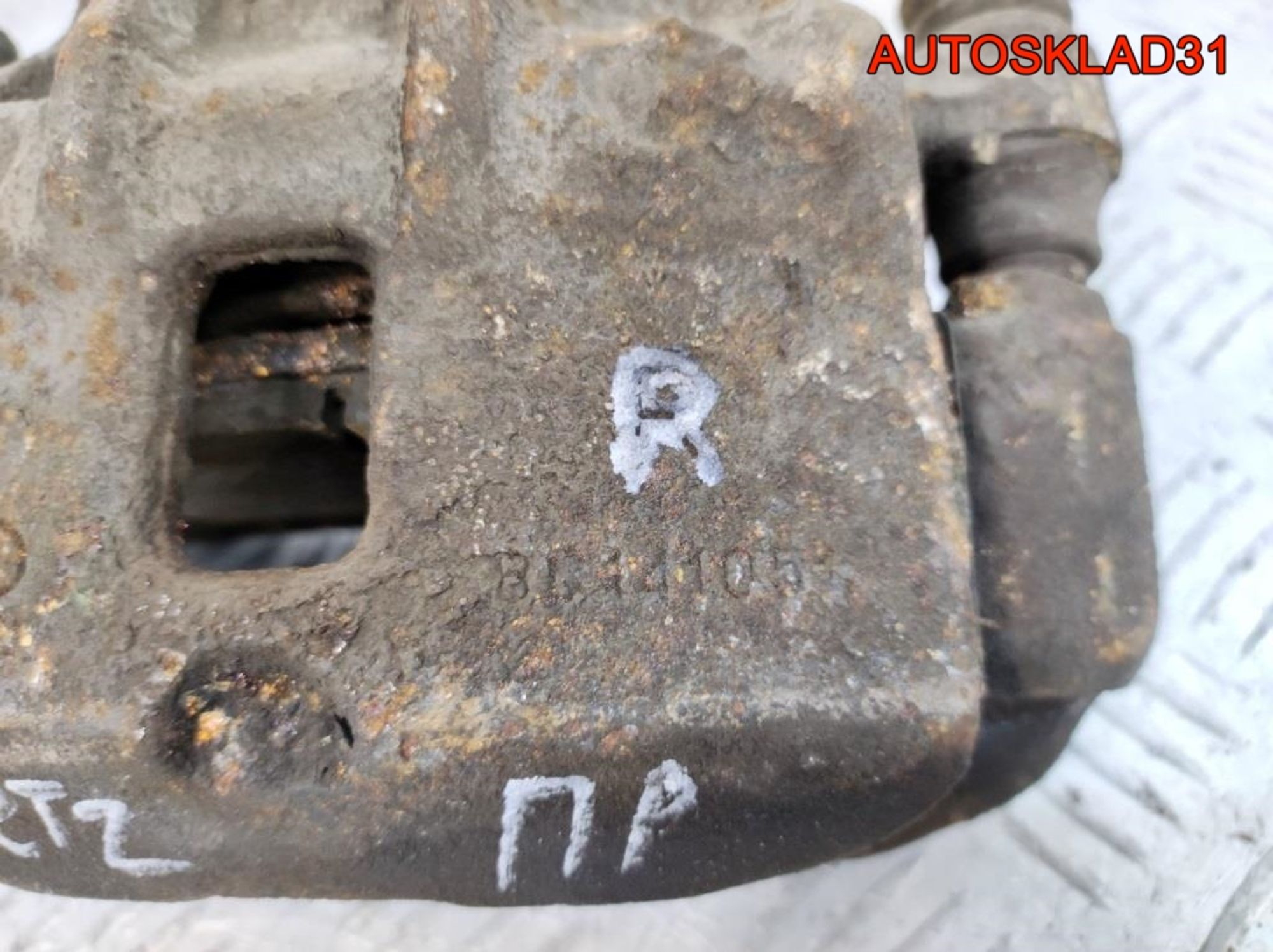Суппорт тормозной передний правый Hyundai Getz, 1000 рублей, Дубовое