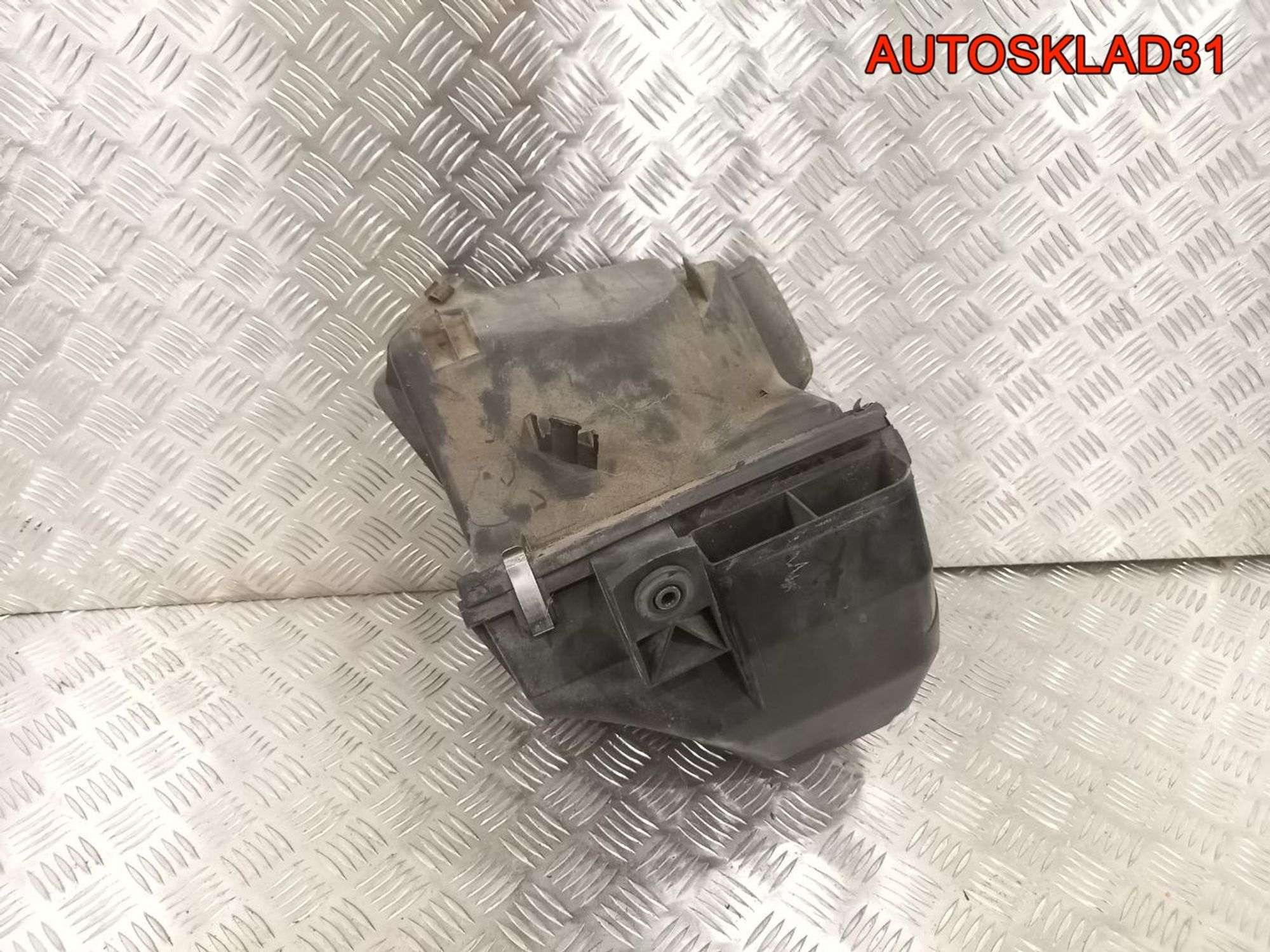 Корпус воздушного фильтра Audi A4 B5 058133837E, 2300 рублей, Дубовое
