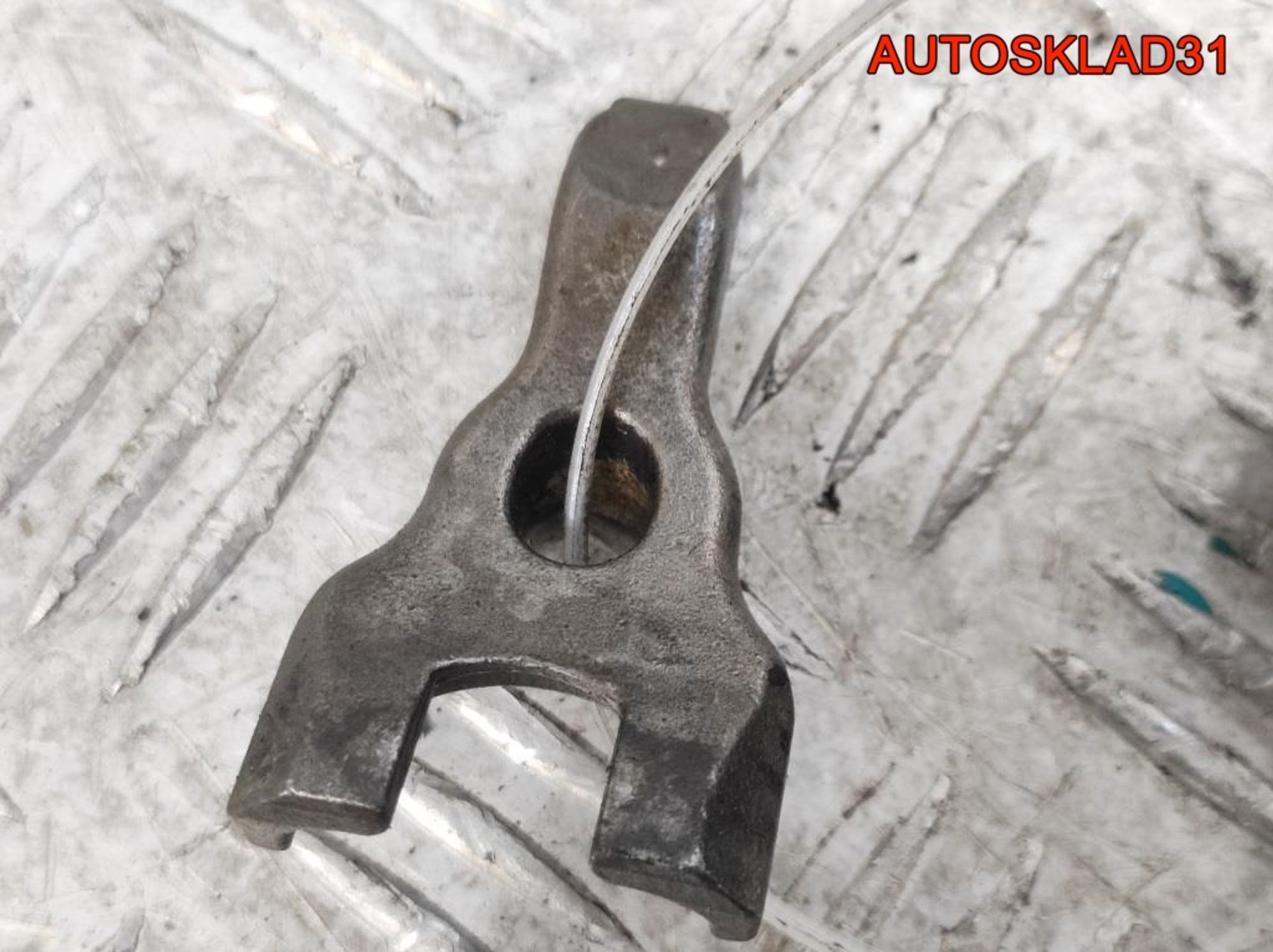 Кронштейн форсунки BMW E90 2.0 N47D20A 13537797881, 600 рублей, Дубовое