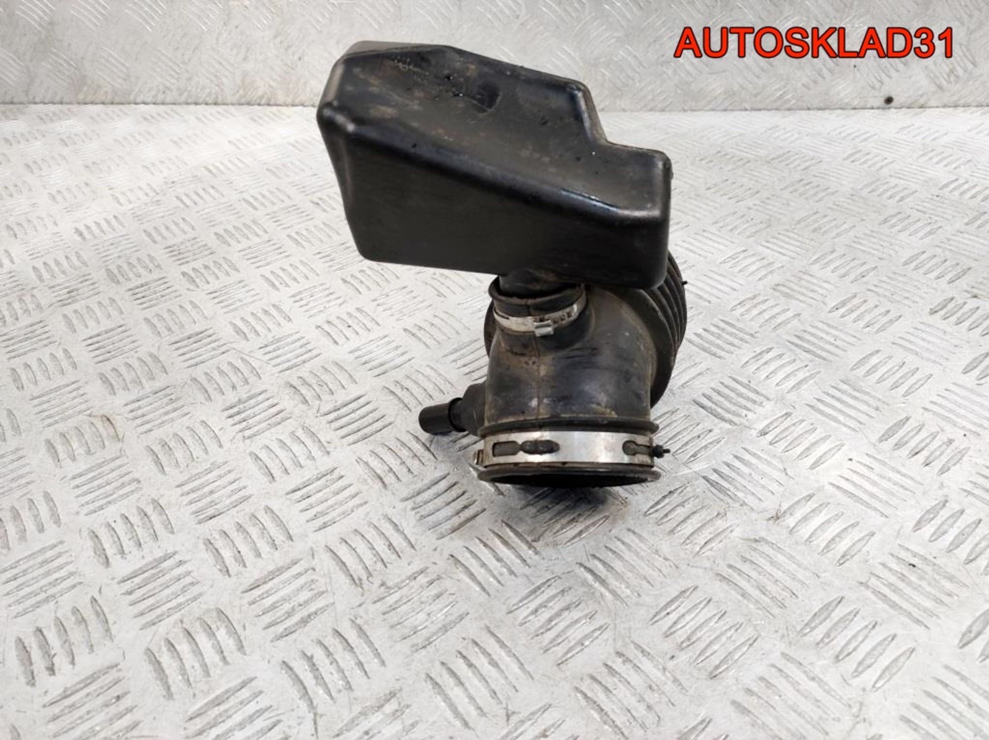 Резонатор воздушного фильтра Ford Maverick 2 3,0 7KB4 6L849F805BA, 900 рублей, Дубовое