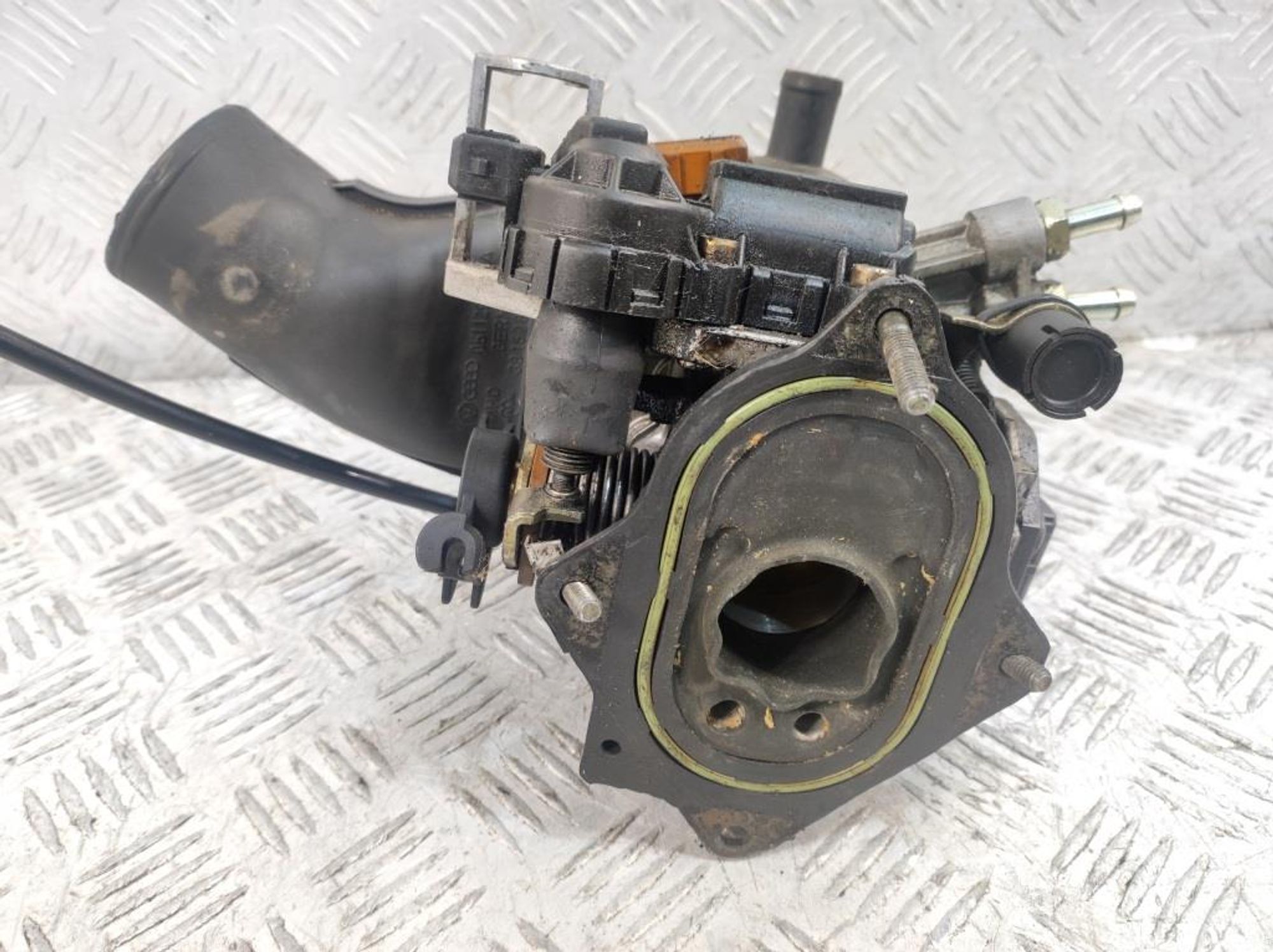 Моновпрыск в сборе Volkswagen Golf 3 051133015S, 15000 рублей, Дубовое