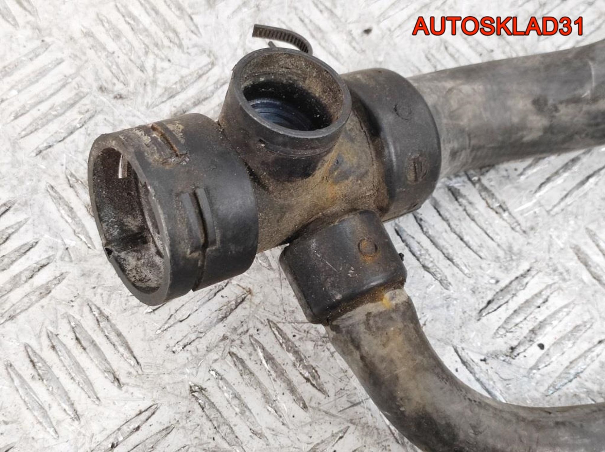 Патрубок радиатора VW Passat B5+ 1,9 Дизель 4B0121049S, 1500 рублей, Дубовое