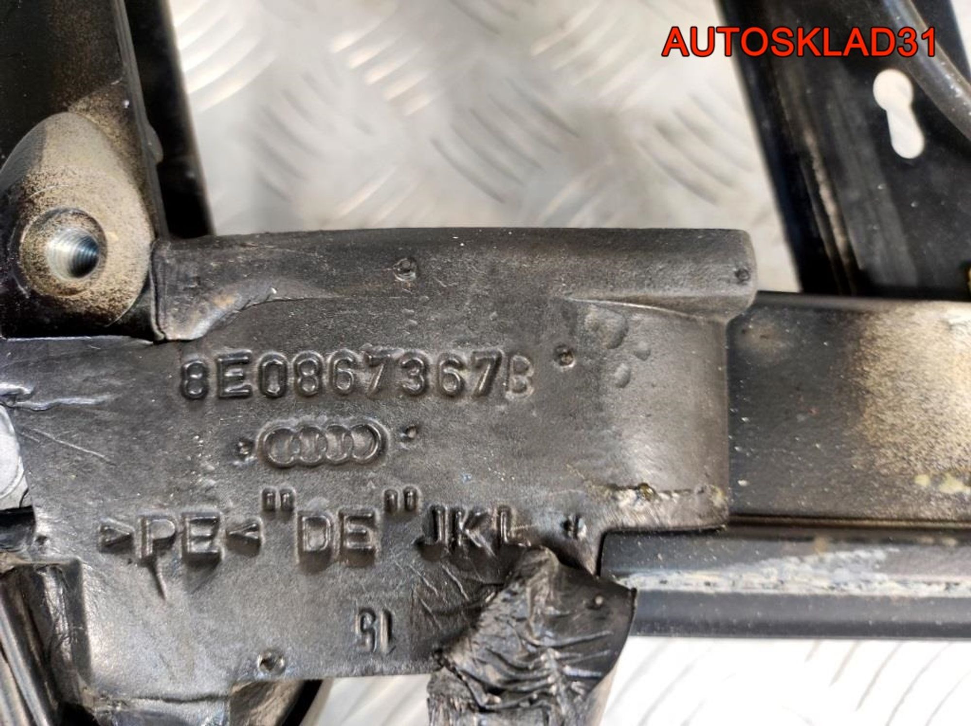 Рамка двери передней левой Audi A4 B 8E0837461A, 3700 рублей, Дубовое