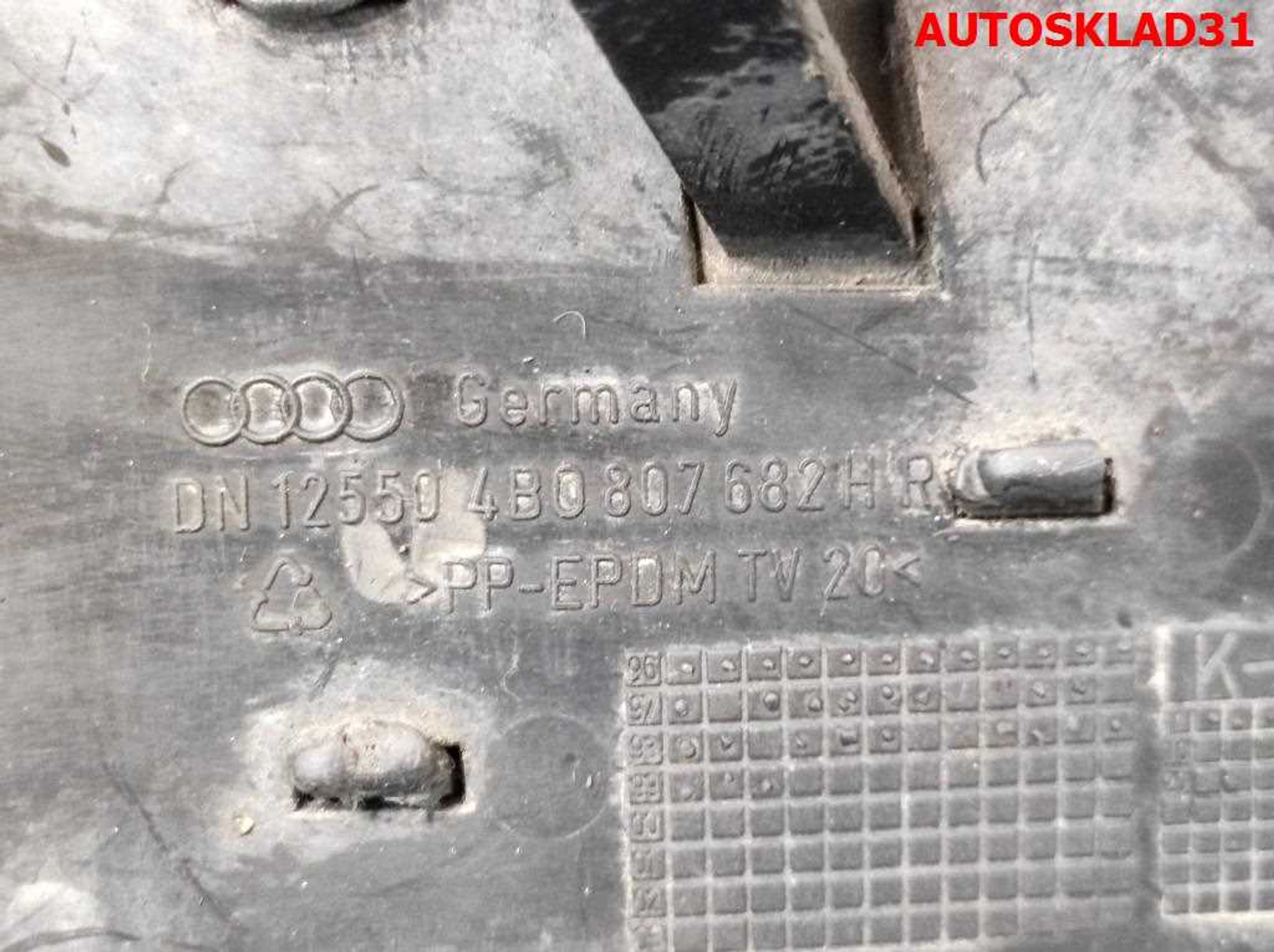 Решетка в бампер правая  Audi A6 C5 4B0807682 Дорест, 1500 рублей, Дубовое