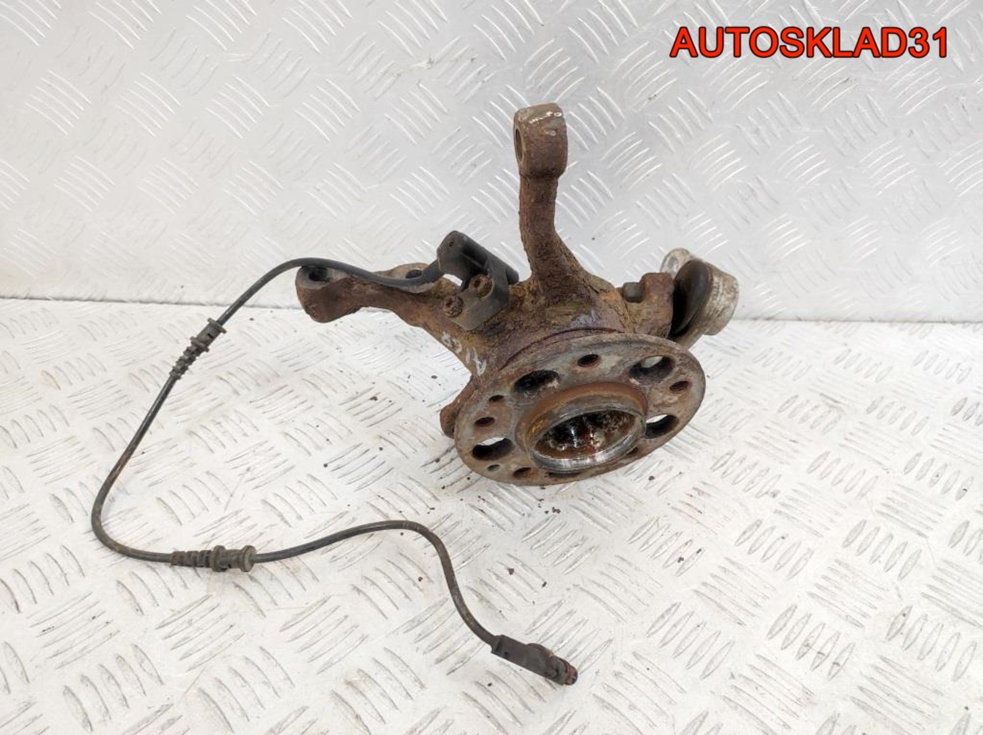 Кулак поворотный передний правый Mercedes W168 A1683301720, 2500 рублей, Дубовое