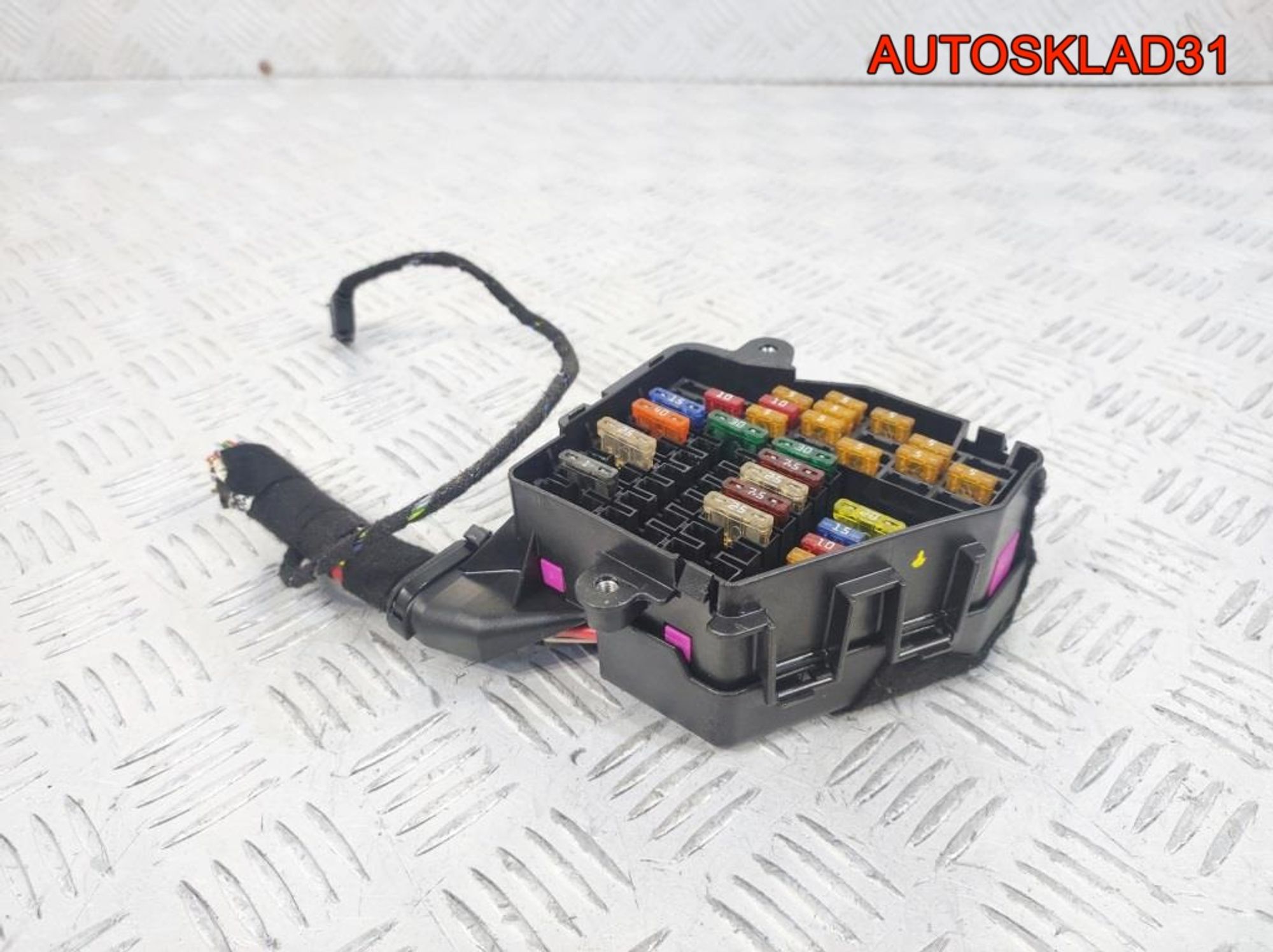 Блок предохранителей салонный Audi A8 D3 8D1941824, 900 рублей, Дубовое