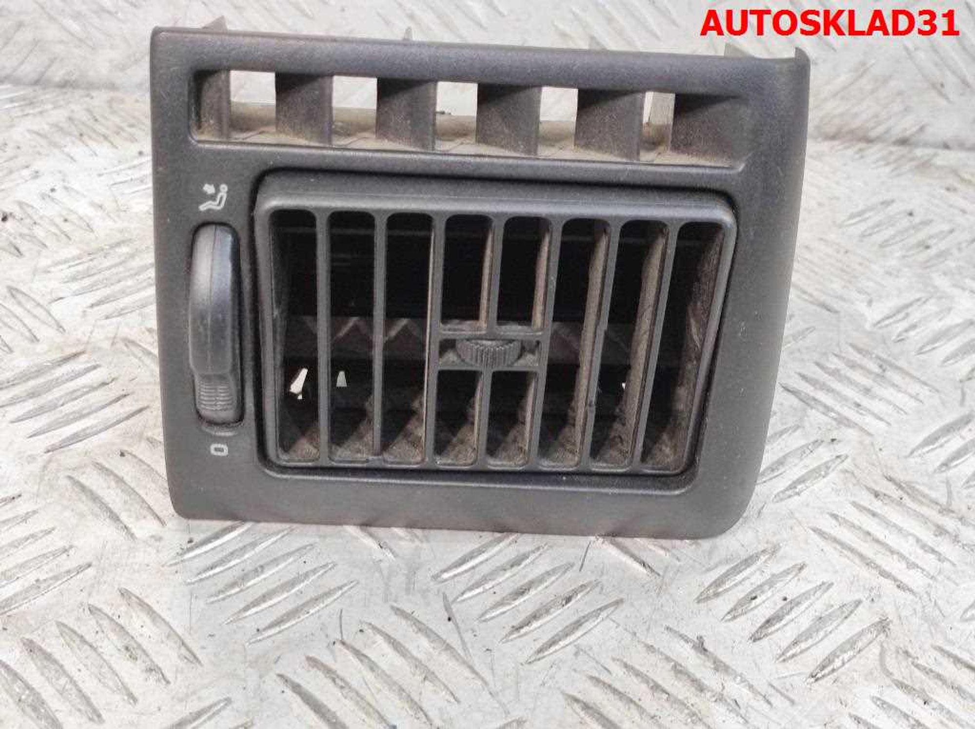 Дефлектор воздушный правый VW Passat B3 357819984, 600 рублей, Дубовое