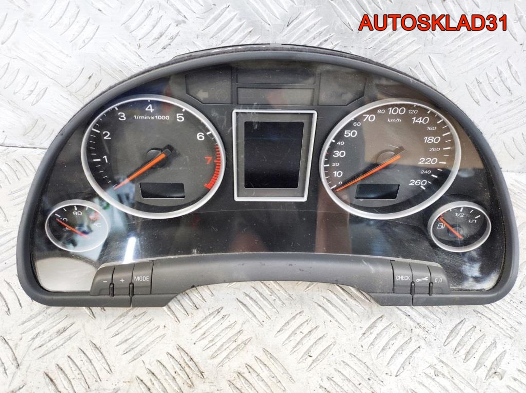 Панель приборов Audi A4 B6 8E0920900HX Бензин, 4100 рублей, Дубовое