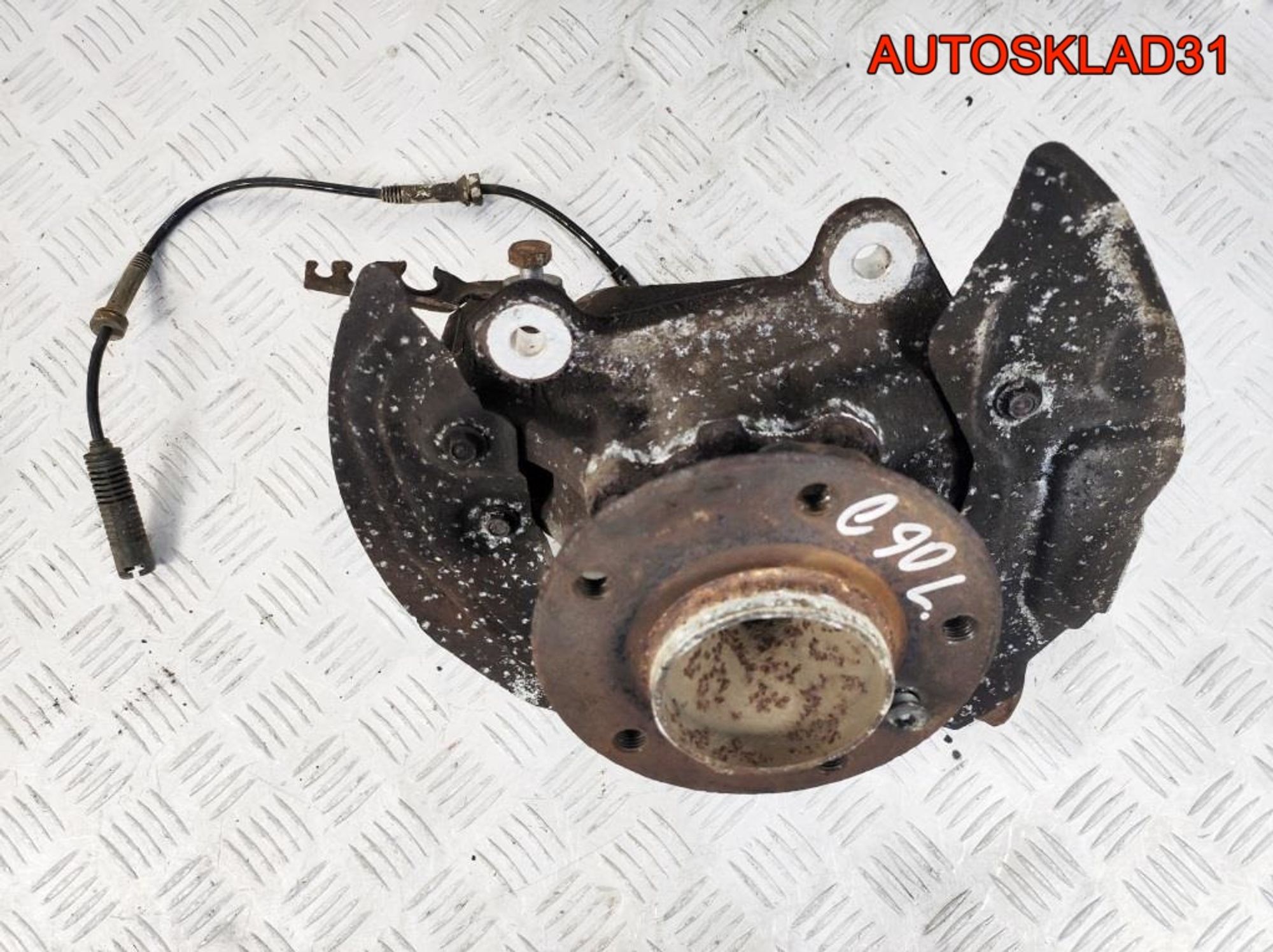 Кулак поворотный перед левый BMW E90 31216764443, 3300 рублей, Дубовое