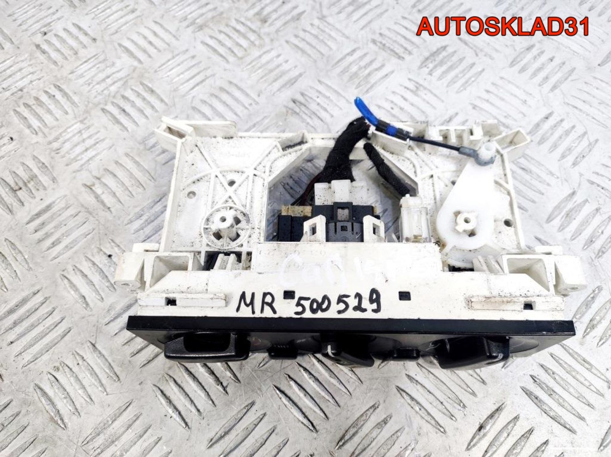 Блок управления печкой Mitsubishi Carisma MR500529, 2900 рублей, Дубовое