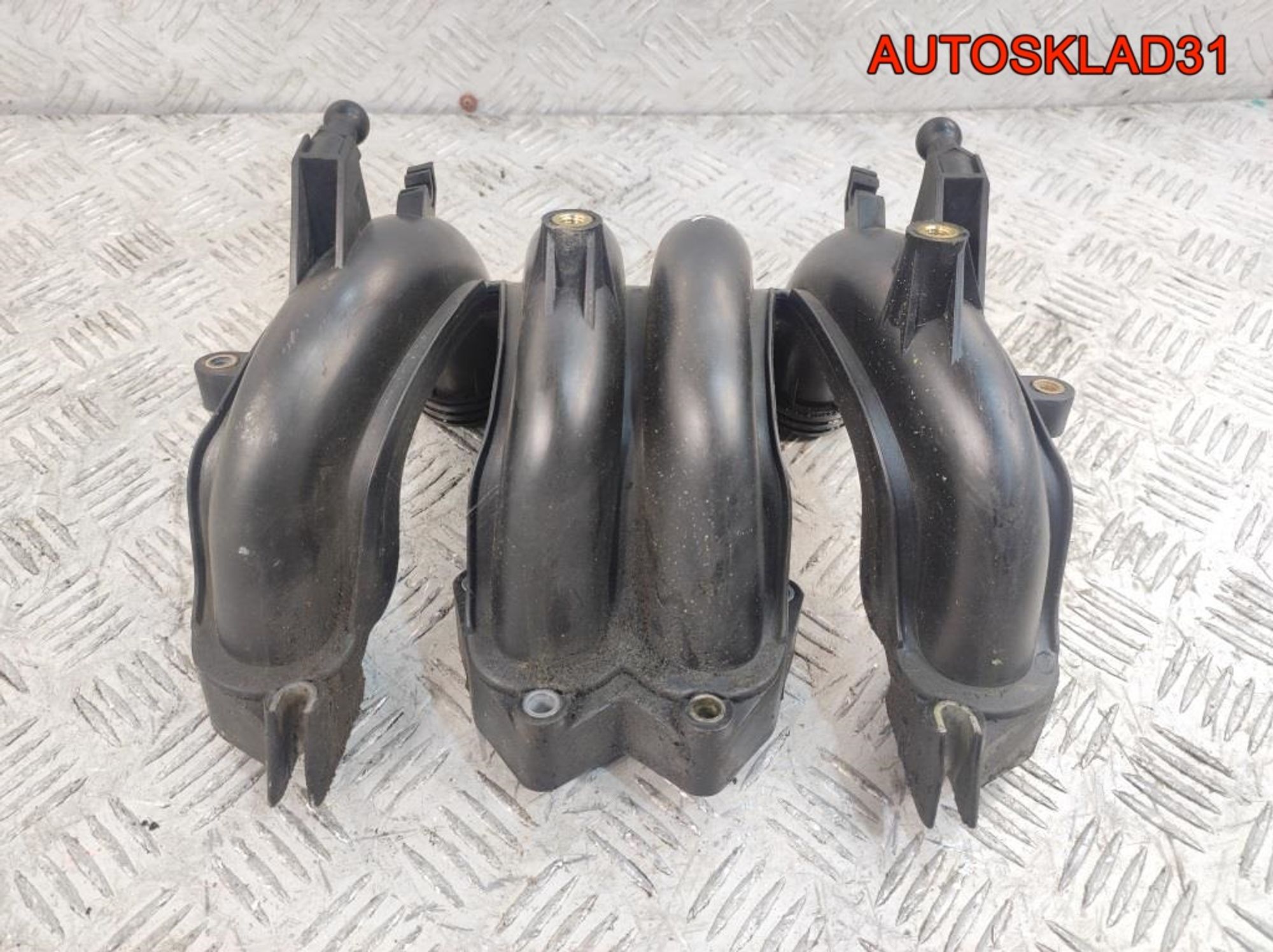 Коллектор впускной нижняя часть VW Golf 4 1,6 BFQ 06A133206S, 1500 рублей, Дубовое