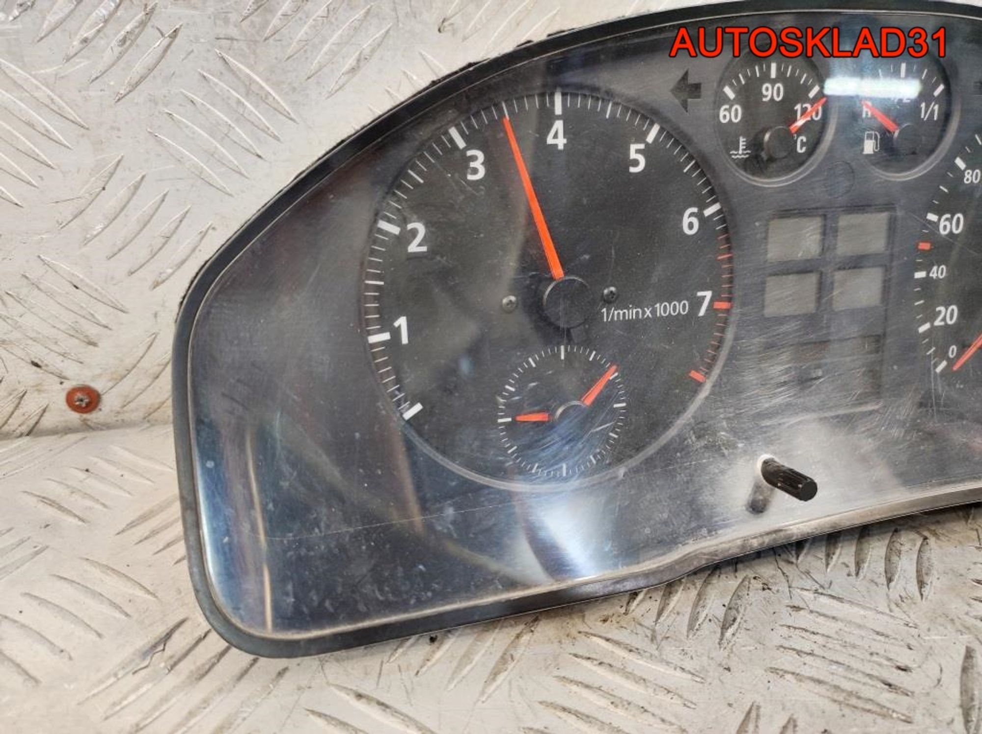 Панель приборов Audi A4 B5 8D0919033C Бензин, 12000 рублей, Дубовое