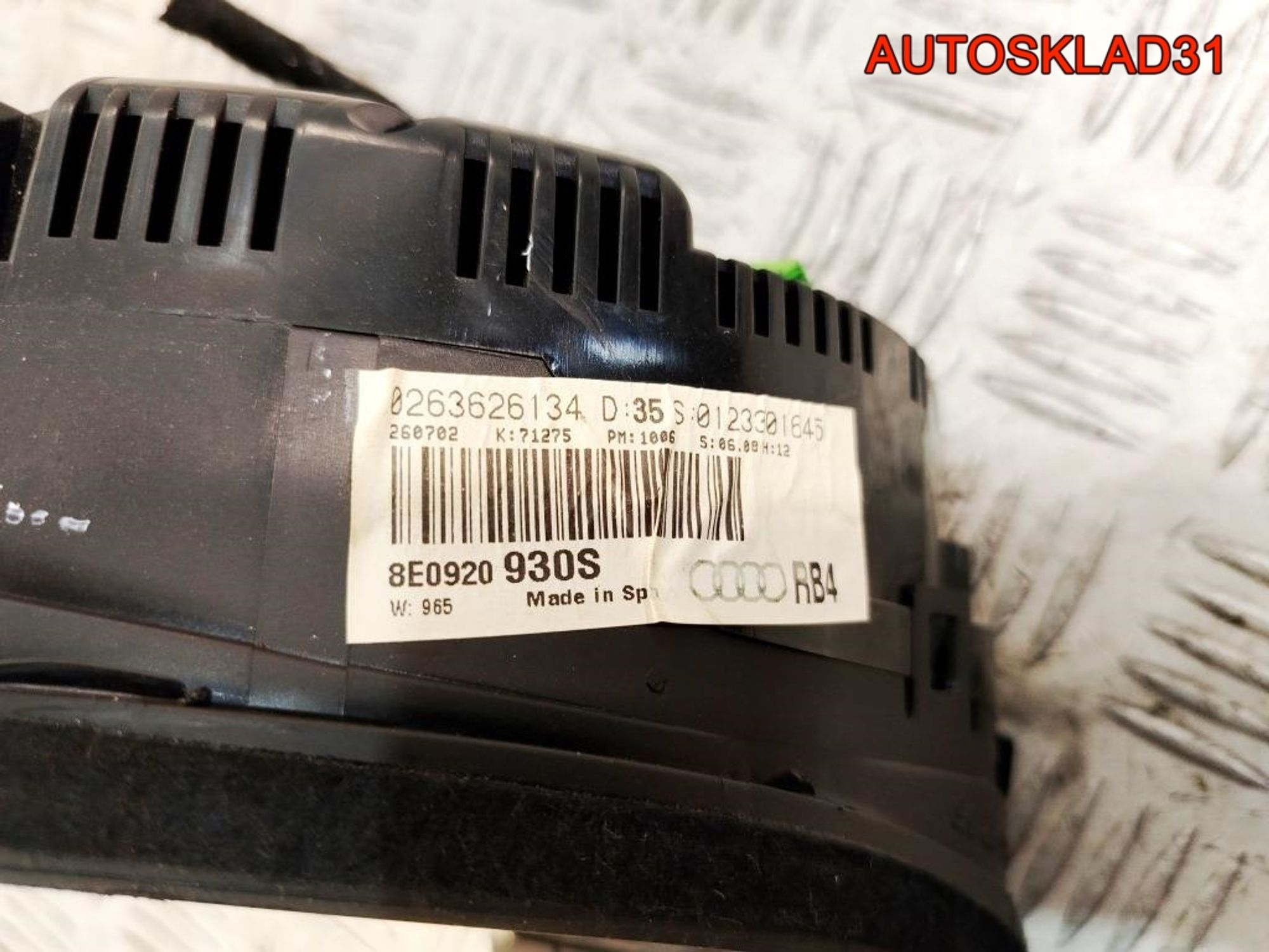 Панель приборов Audi A4 B6 дизель 8E0920930S Бензин, 8000 рублей, Дубовое