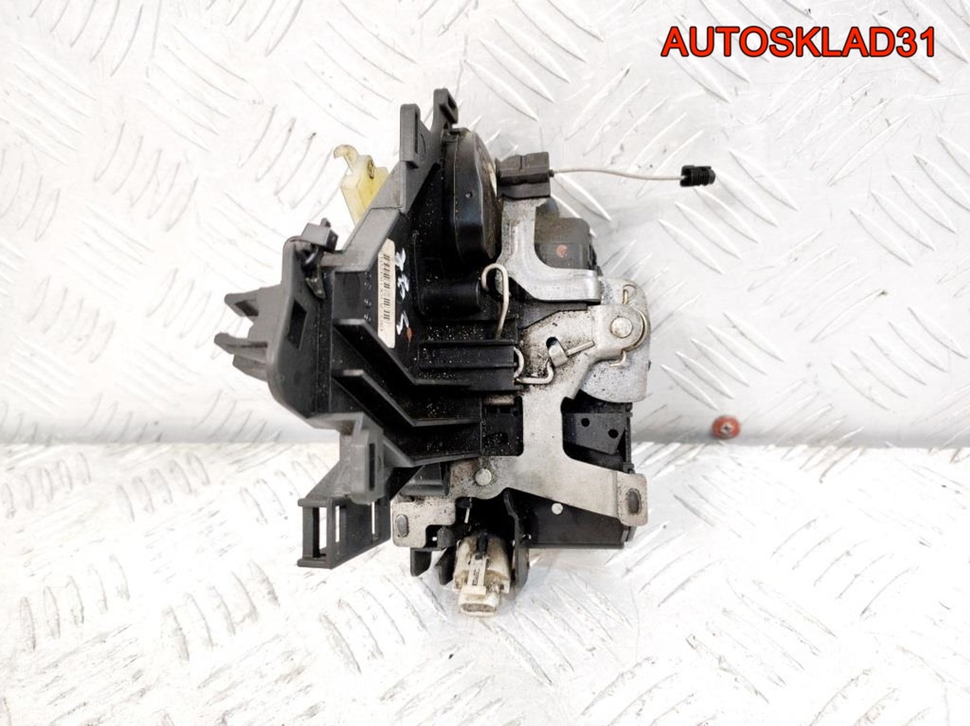 Замок двери передней левой VW Golf 4 6X1837013G, 3200 рублей, Дубовое