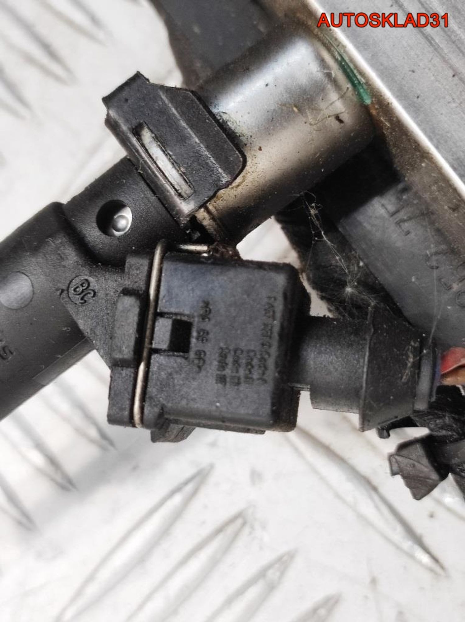 Форсунка топливная Комплект BMW E90 2,0 N46B20B 13537506158, 3500 рублей, Дубовое