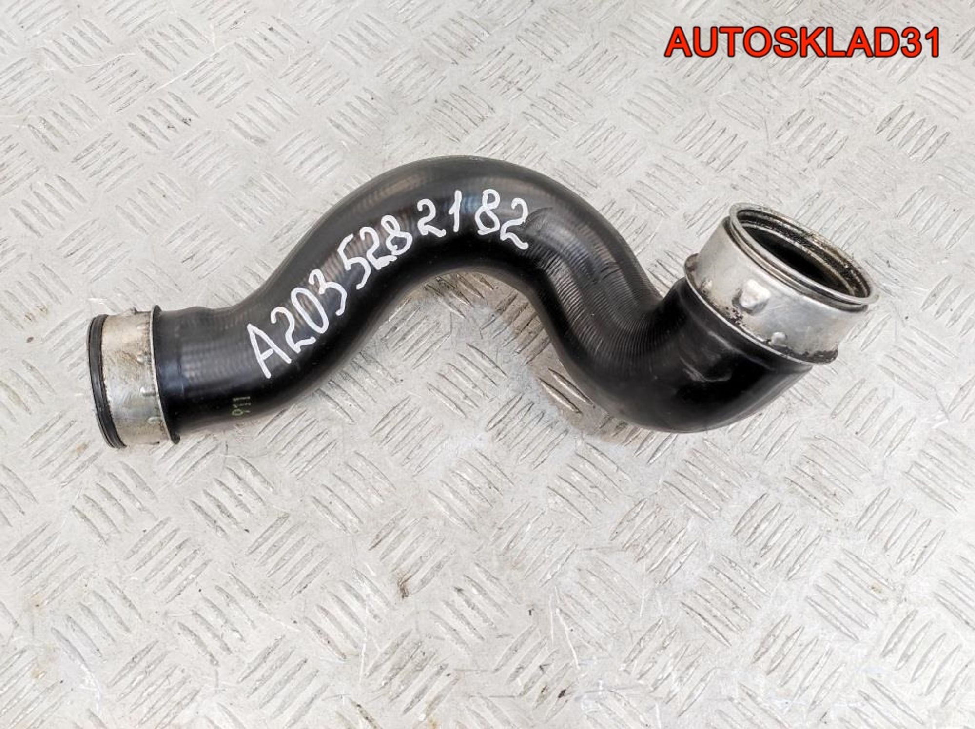 Патрубок интеркулера Mercedes Benz W203 2.2 Дизель A2035282182, 1500 рублей, Дубовое
