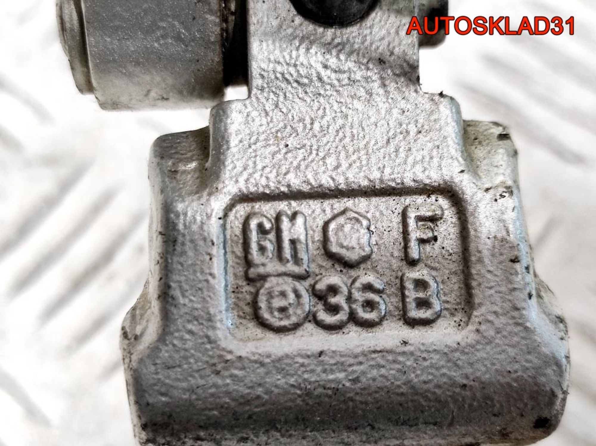 Петля двери передней правой нижняя Opel Vectra C, 500 рублей, Дубовое