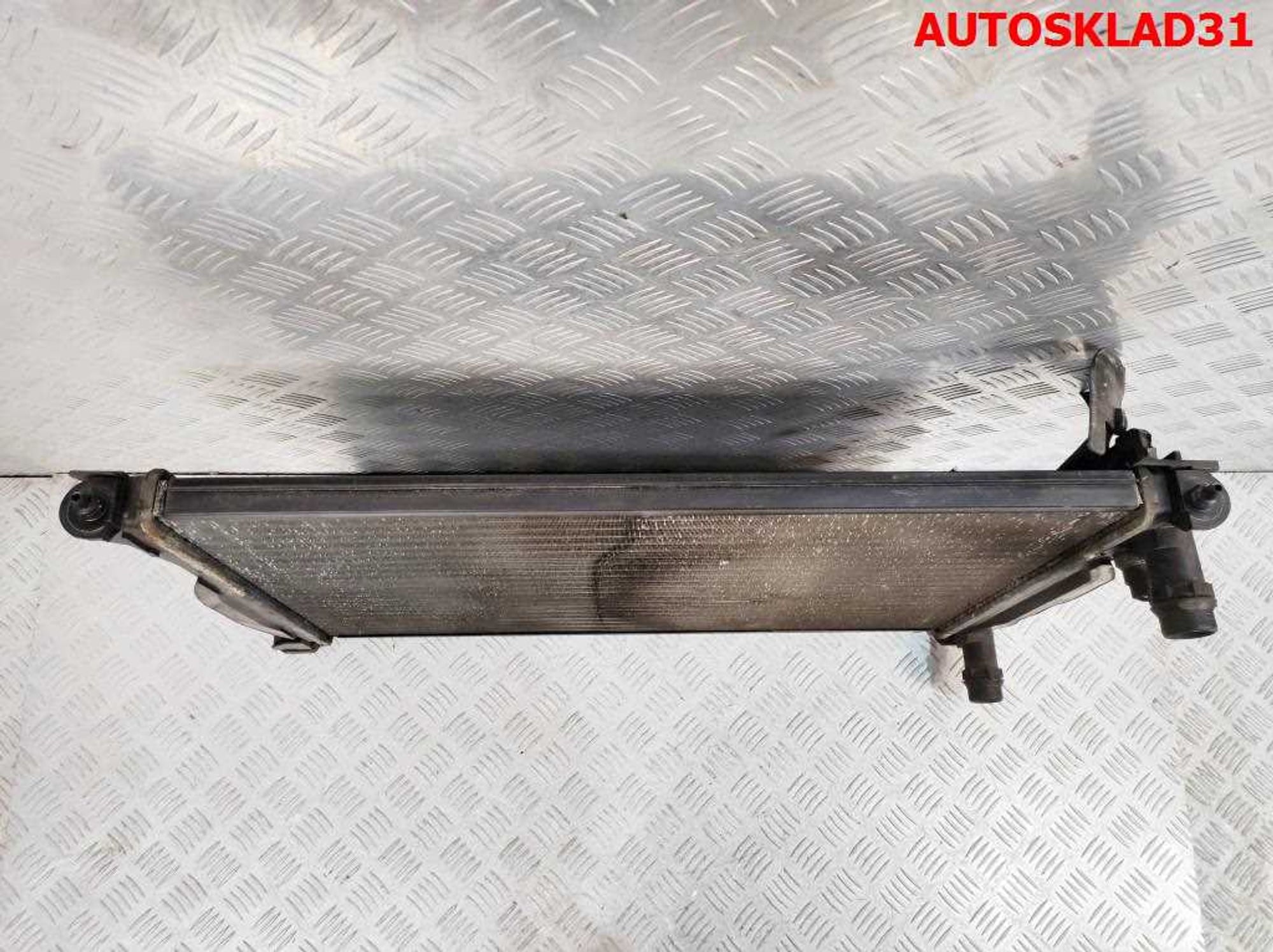 Радиатор основной Audi A4 B5 1,6 Бензин 8D0121251Q, 3000 рублей, Дубовое