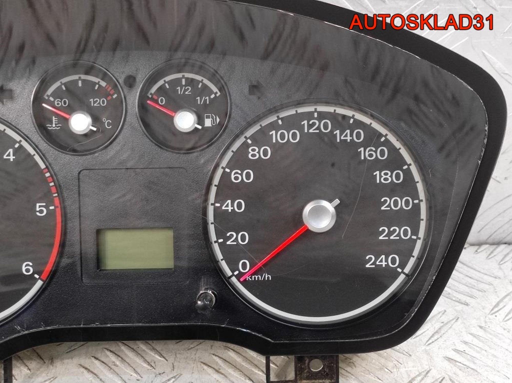 Панель приборов Ford Focus 2 4U7T10849CN Дизель, 22000 рублей, Дубовое