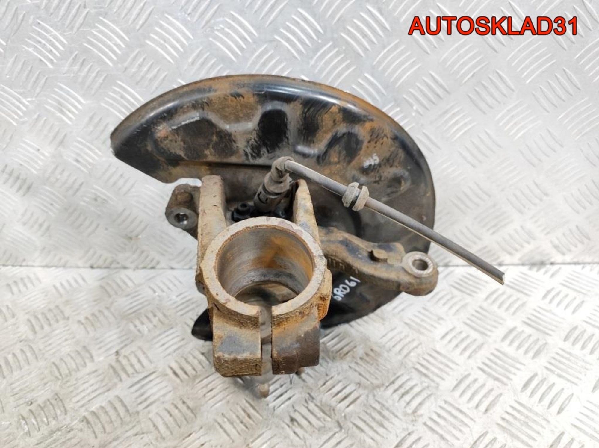 Кулак поворотный передний правый Skoda Rapid 1 6C0407256A, 4500 рублей, Дубовое