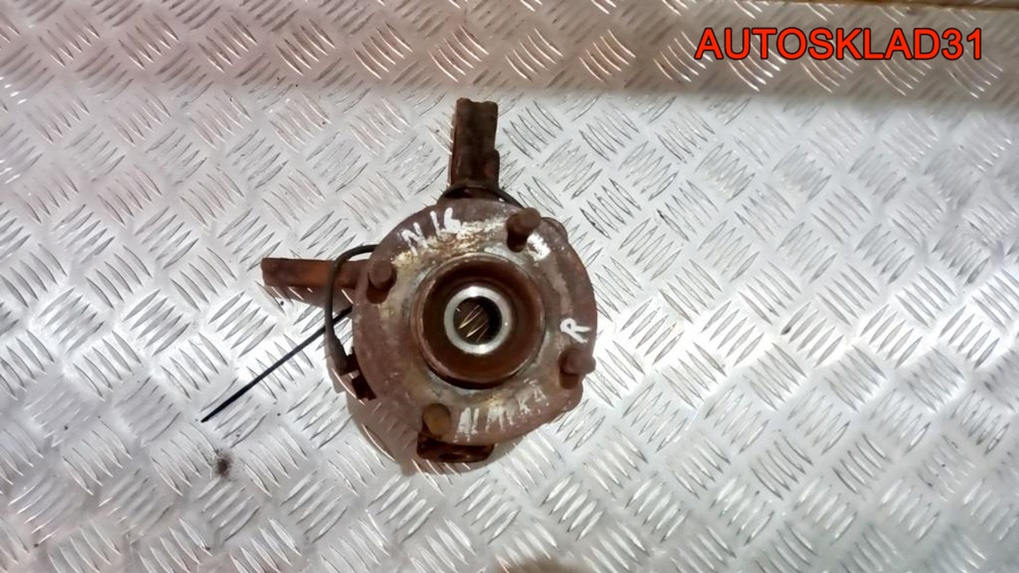 Кулак поворотный передний правый в сборе Nissan Almera N16 400144M400, 2500 рублей, Дубовое