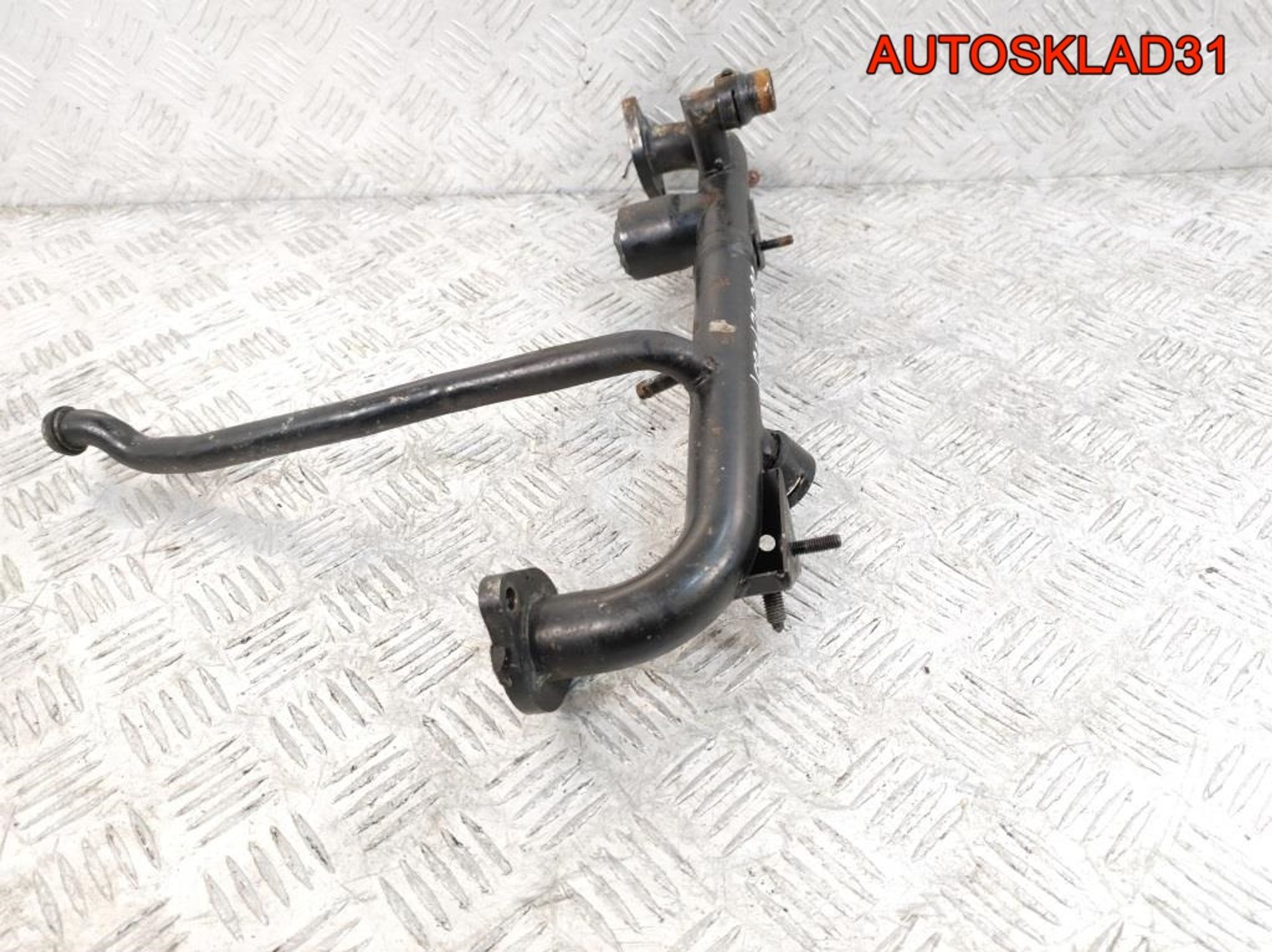 Трубка системы охлаждения Audi A4 B6 3,0 ASN 06C121085F, 1500 рублей, Дубовое