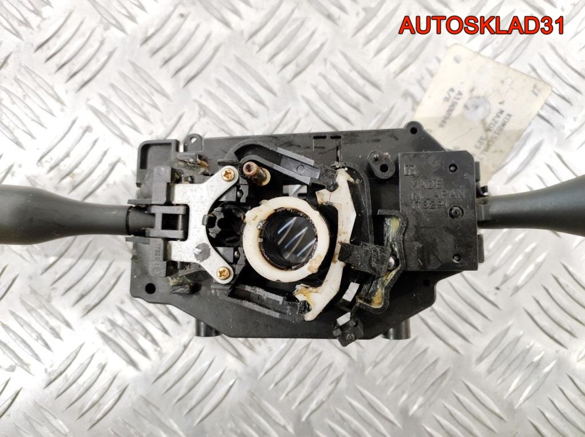 Переключатель подрулевой Mazda 323 BG BC5E66122, 2000 рублей, Дубовое