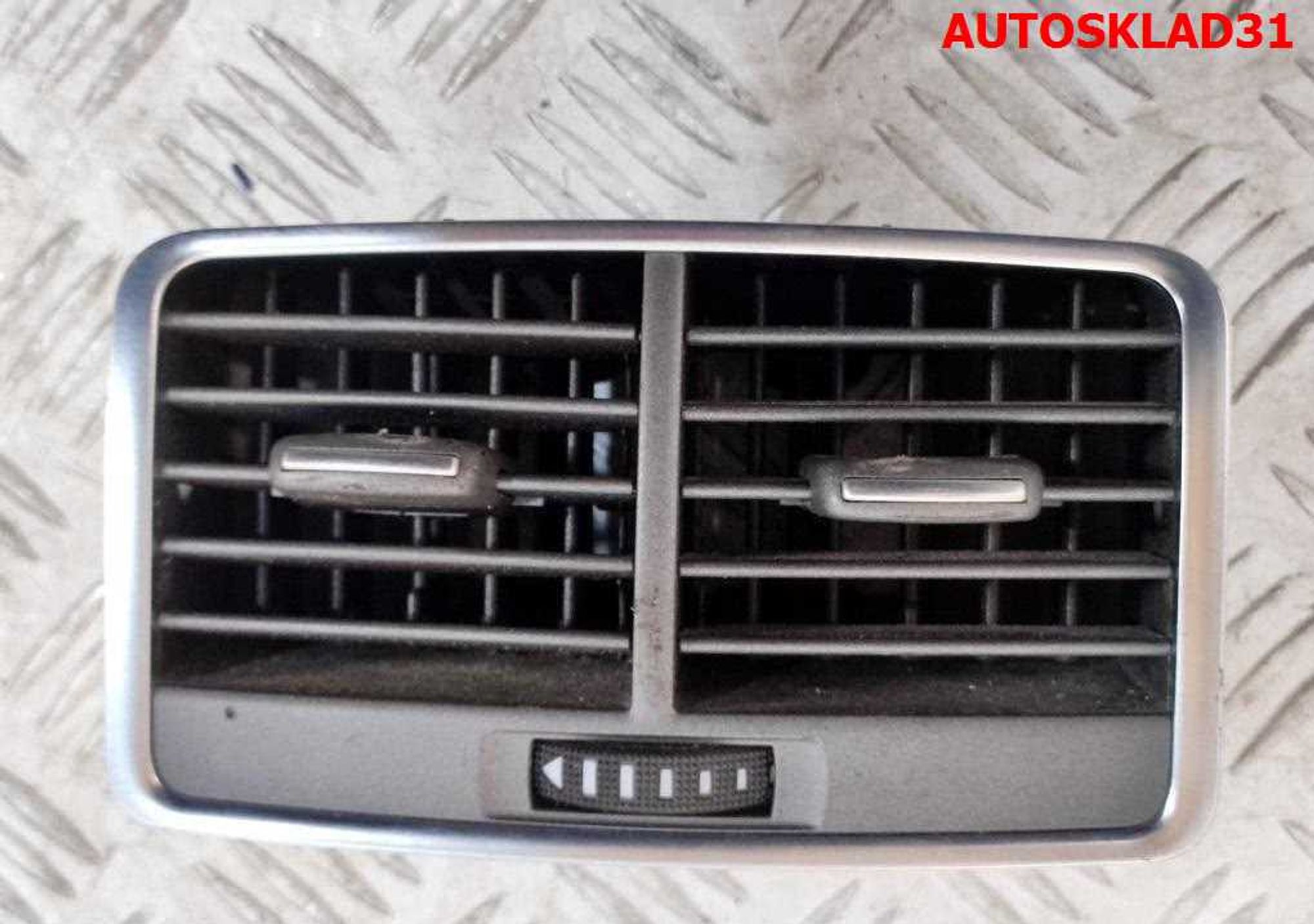 Дефлектор воздушный в заднею консоль Audi A6 C6 4F0819203, 2000 рублей, Дубовое