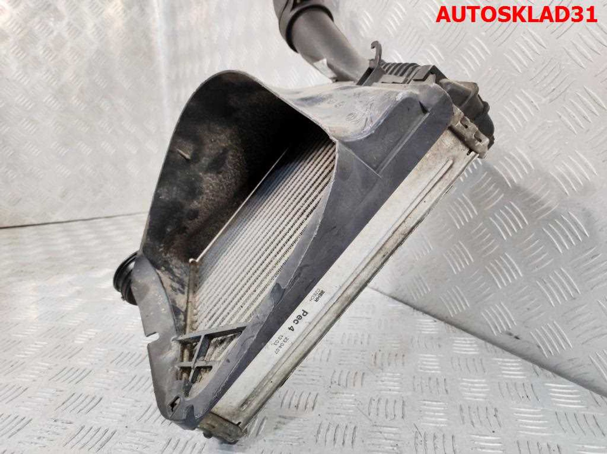 Интеркулер правый Volkswagen Touareg 7L0145804A, 5000 рублей, Дубовое