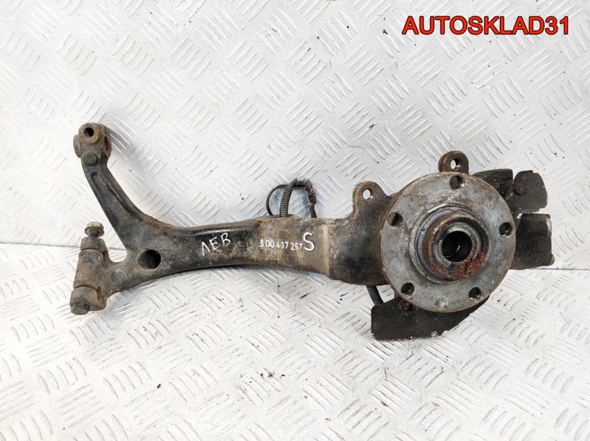 Кулак передний левый VW Passat B5 8D0407257S, 1200 рублей, Дубовое