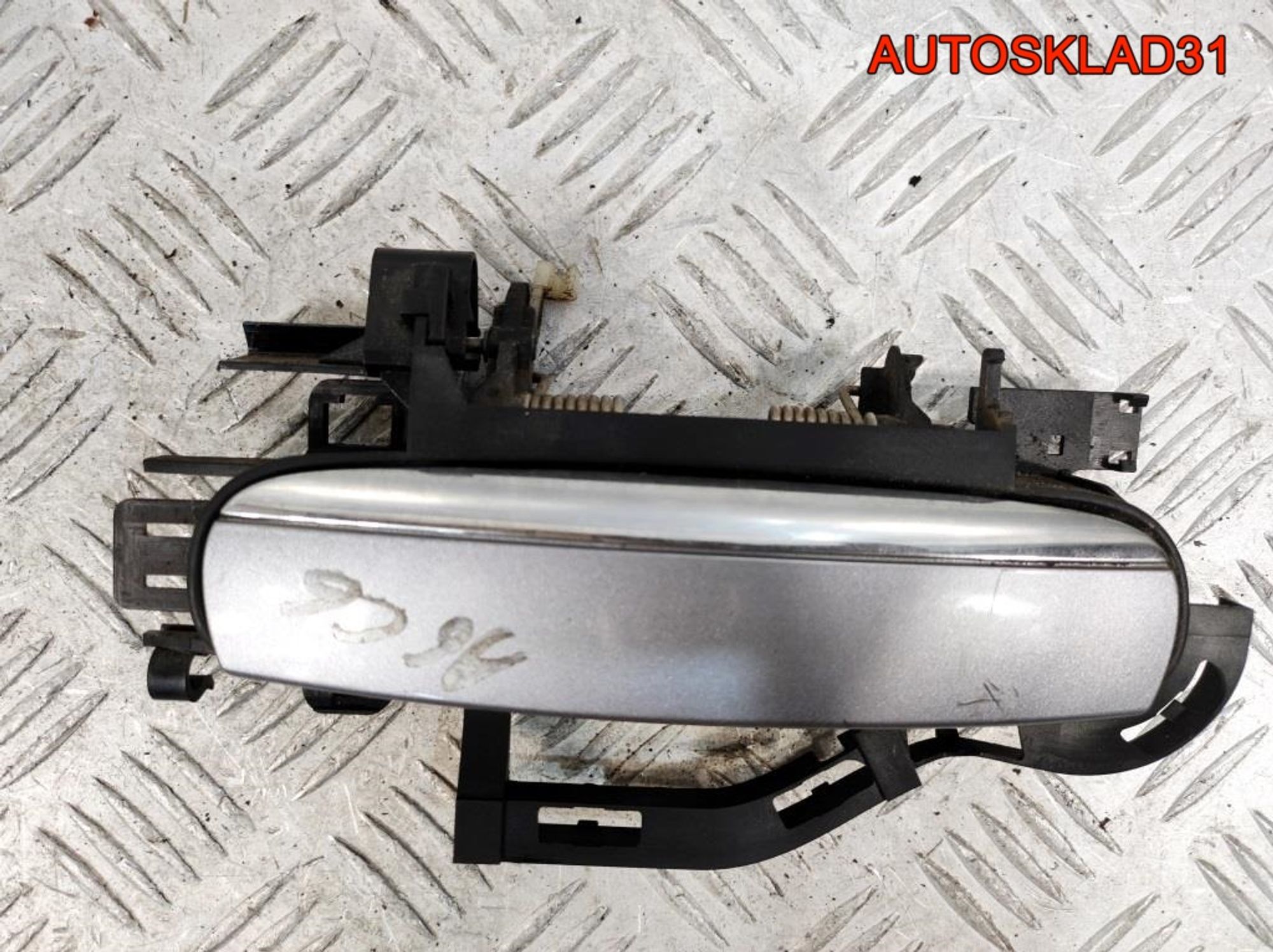 Ручка двери внешняя передняя правая Audi A6 C6 4F0837208B, 1800 рублей, Дубовое