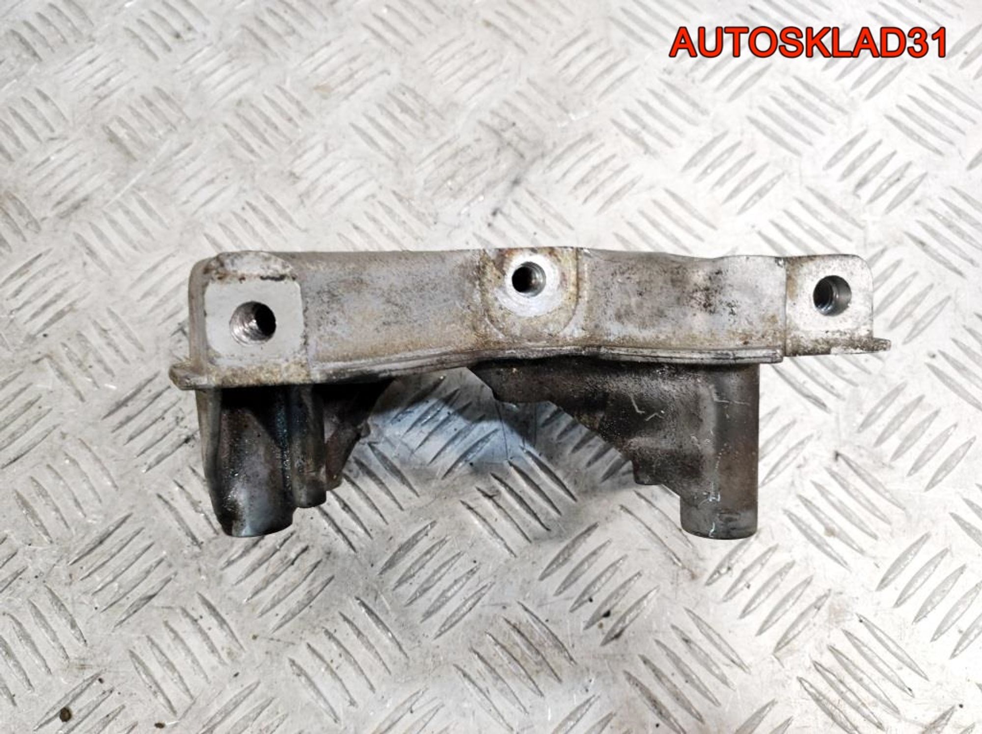 Кронштейн двигателя задний VW Polo 3 036199275D, 700 рублей, Дубовое