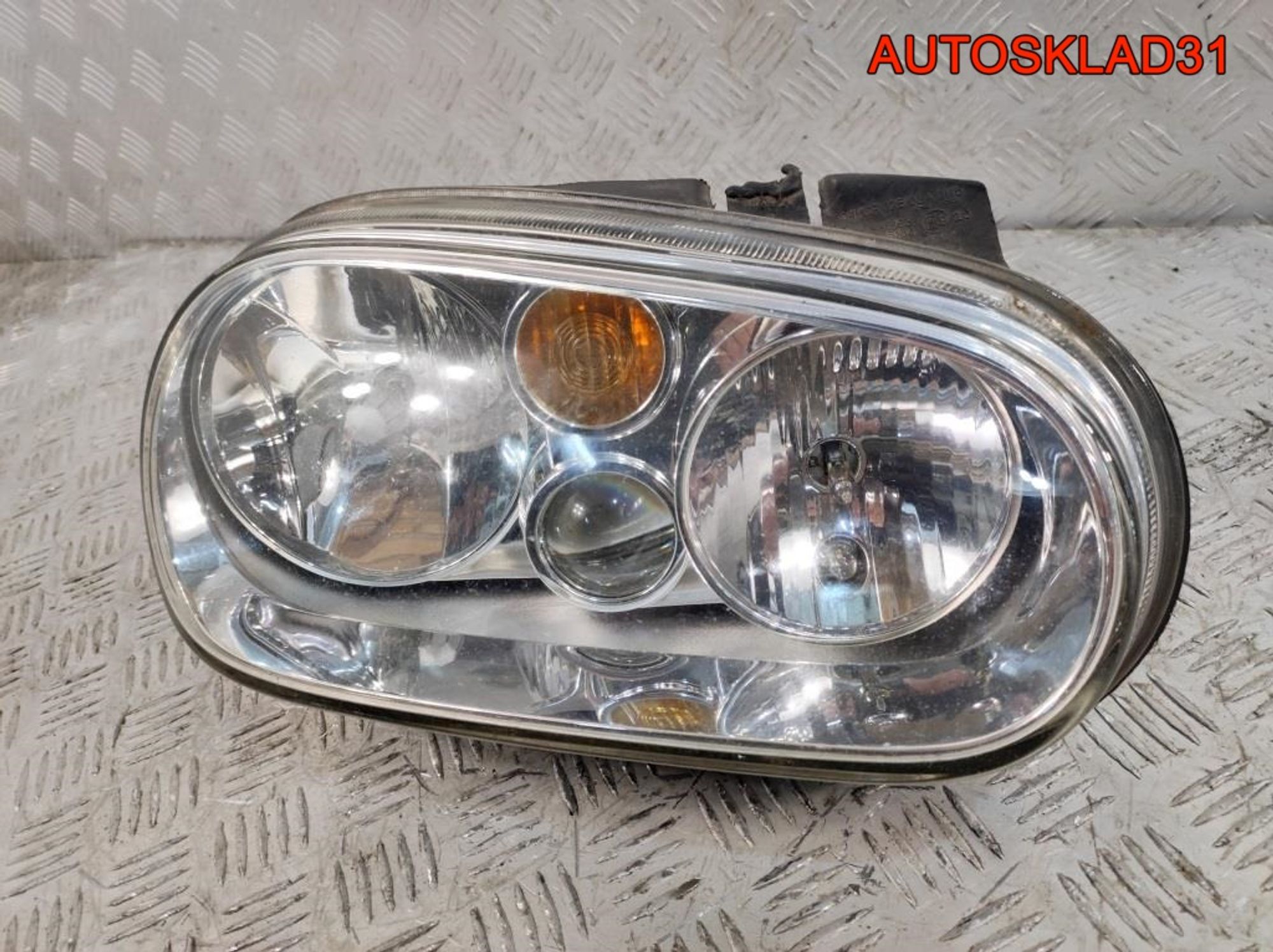 Фара правая Valeo VW Golf 4 1J1941016C, 6500 рублей, Дубовое