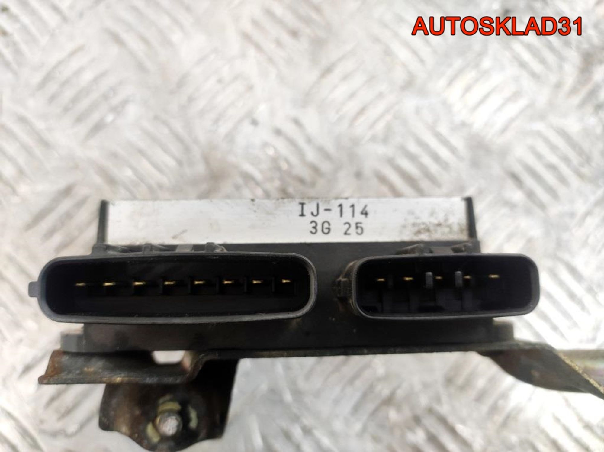 Блок управления форсунками Toyota Avensis 2 8987120040, 2500 рублей, Дубовое