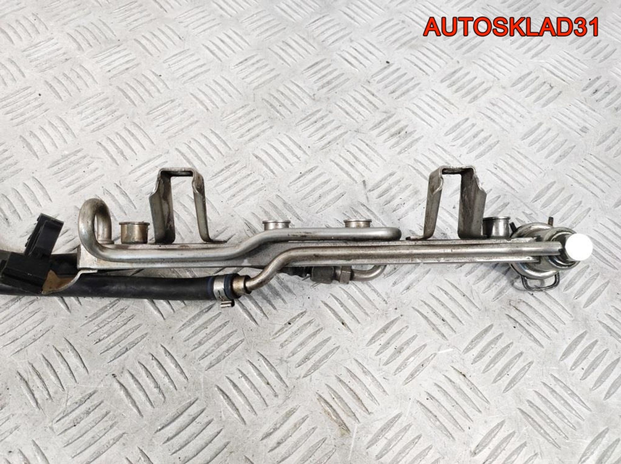 Рейка топливная VW Passat B5 2.0 AZM 06B133313M, 900 рублей, Дубовое