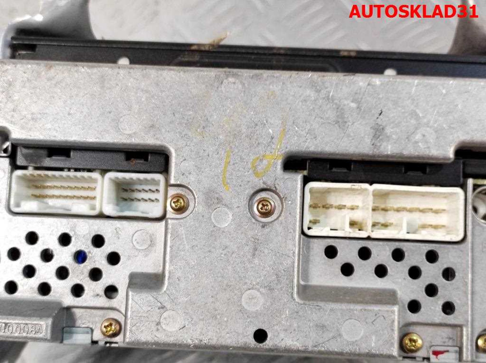 Магнитола W53900 Toyota Avensis 2 8612005070, 1000 рублей, Дубовое