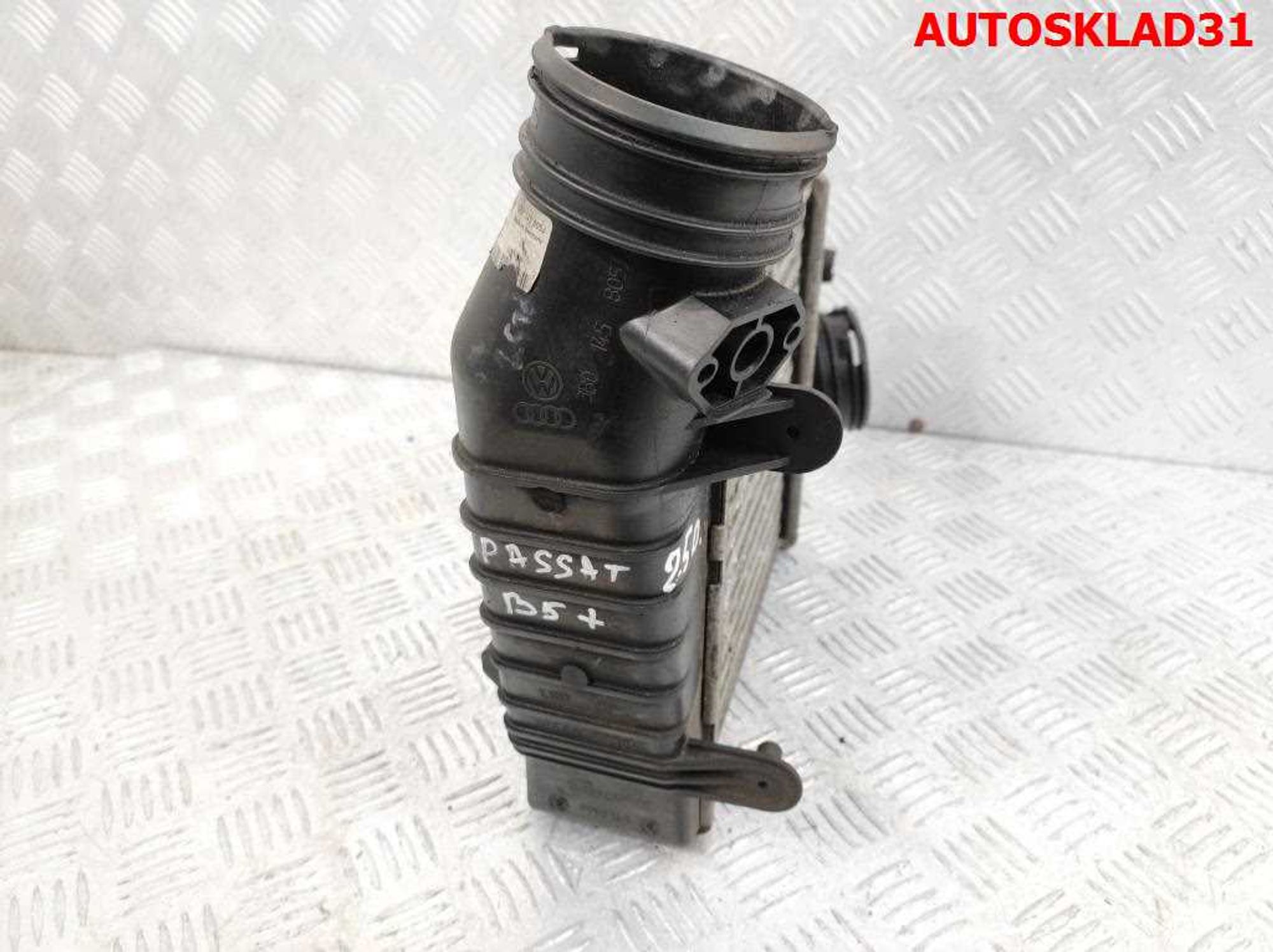 Интеркулер Volkswagen Passat B5+ 3B0145805J Дизель, 3000 рублей, Дубовое