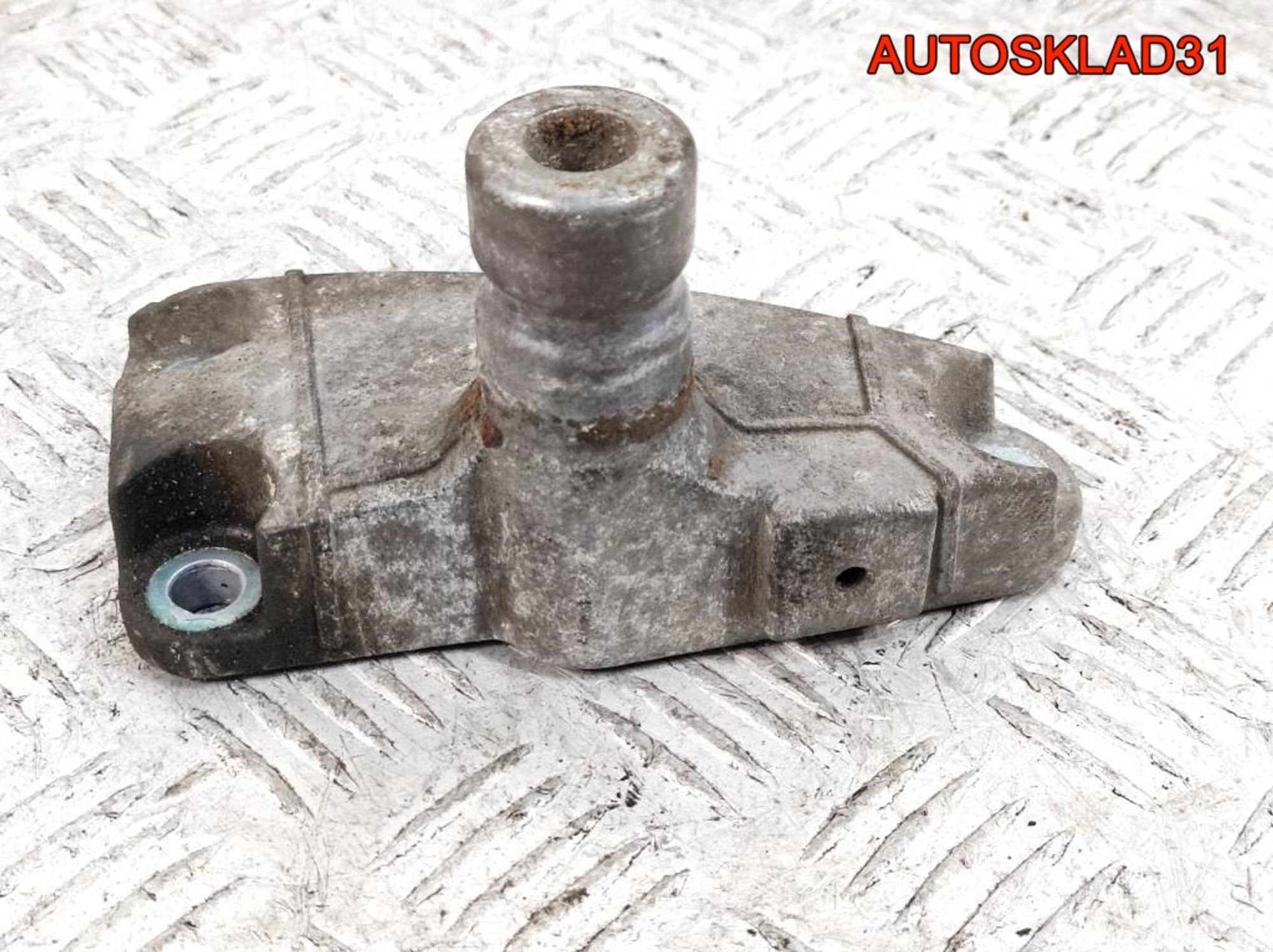 Кронштейн двигателя VW Passat B5+ 2,3 AZX Бензин 3B0199343A, 1000 рублей, Дубовое