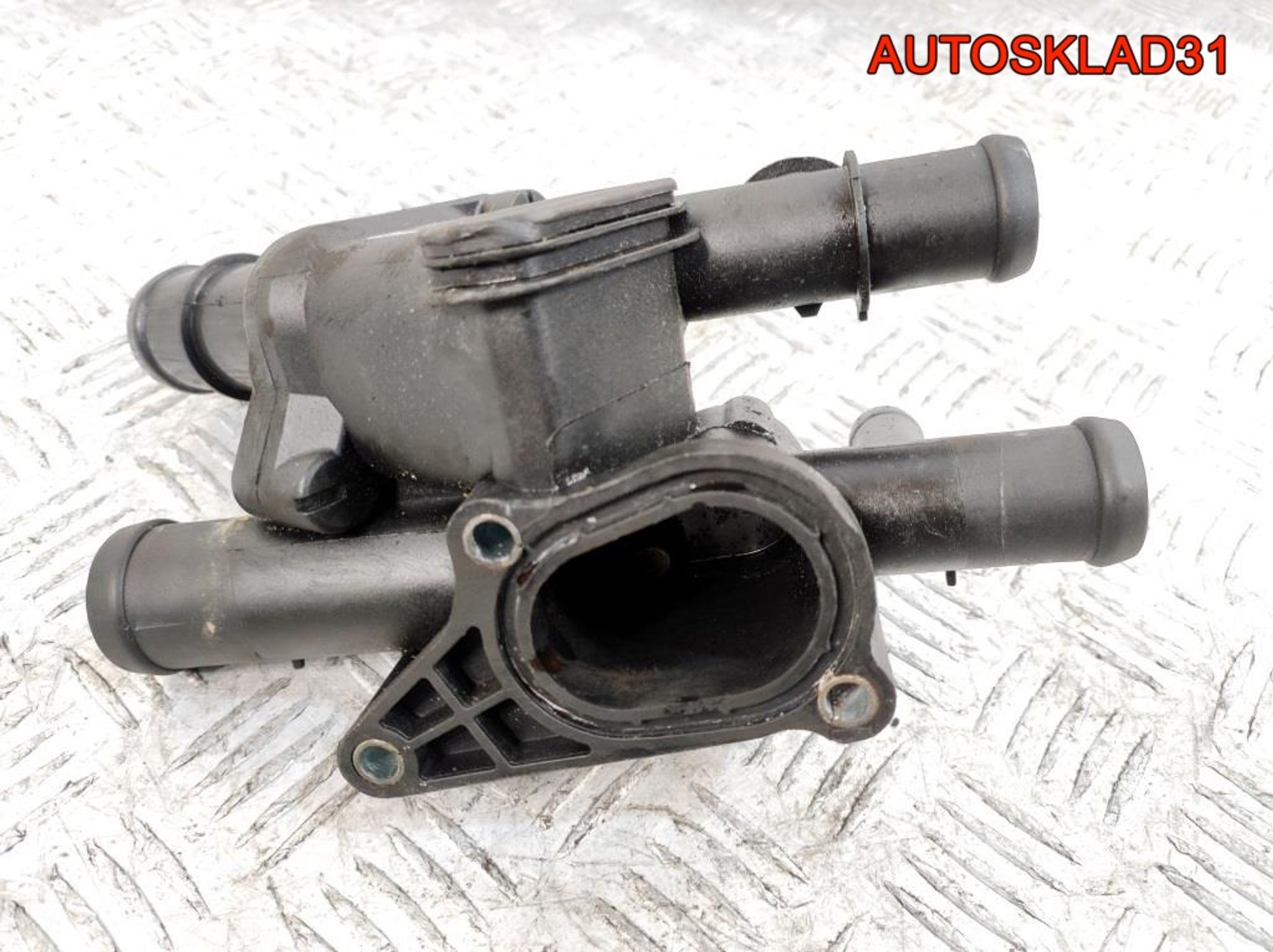 Корпус термостата Audi A3 8L 1.6 BFQ 06A121111, 1800 рублей, Дубовое