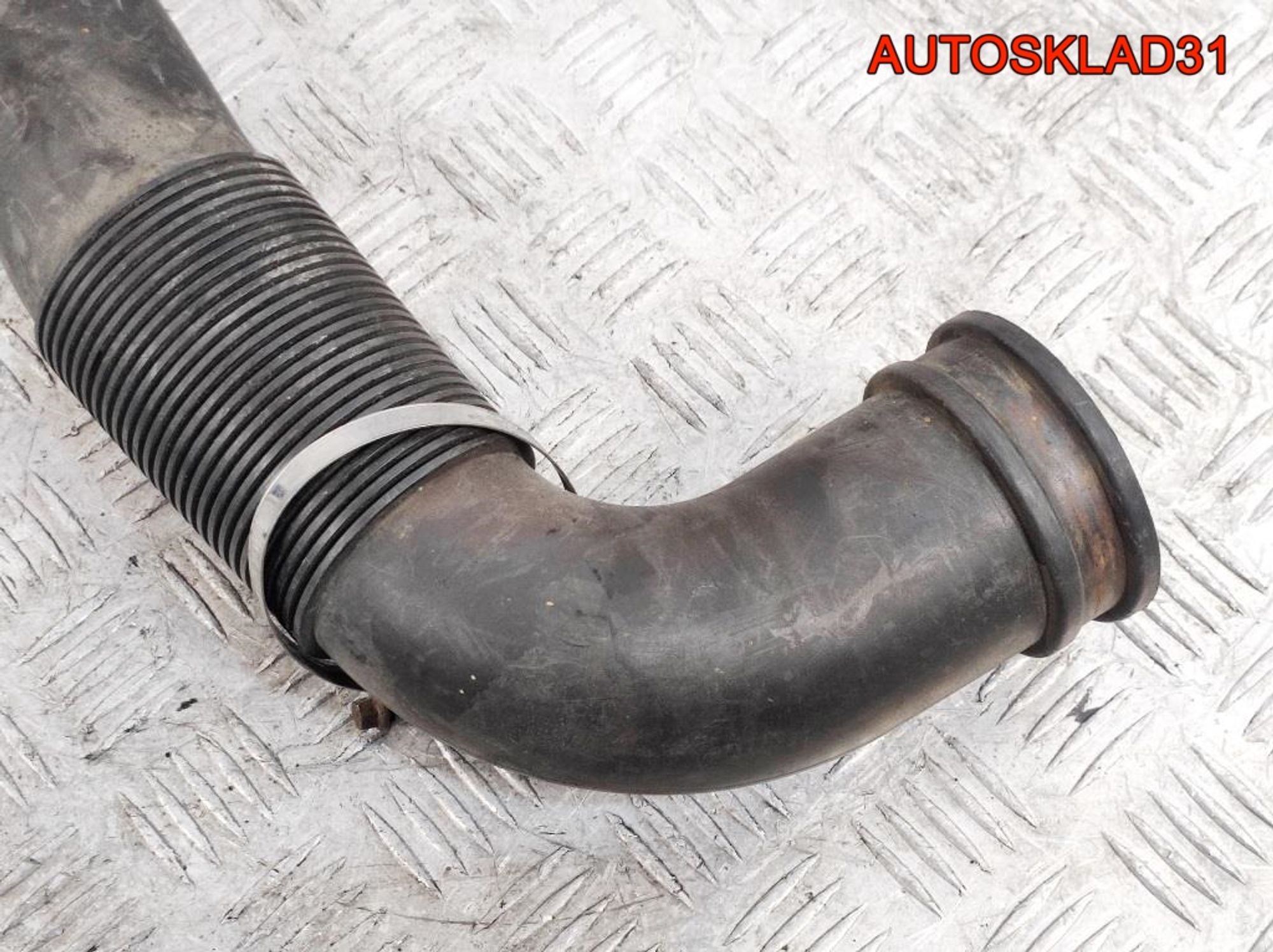 Патрубок воздушного фильтра Opel Astra H 55559548, 1000 рублей, Дубовое