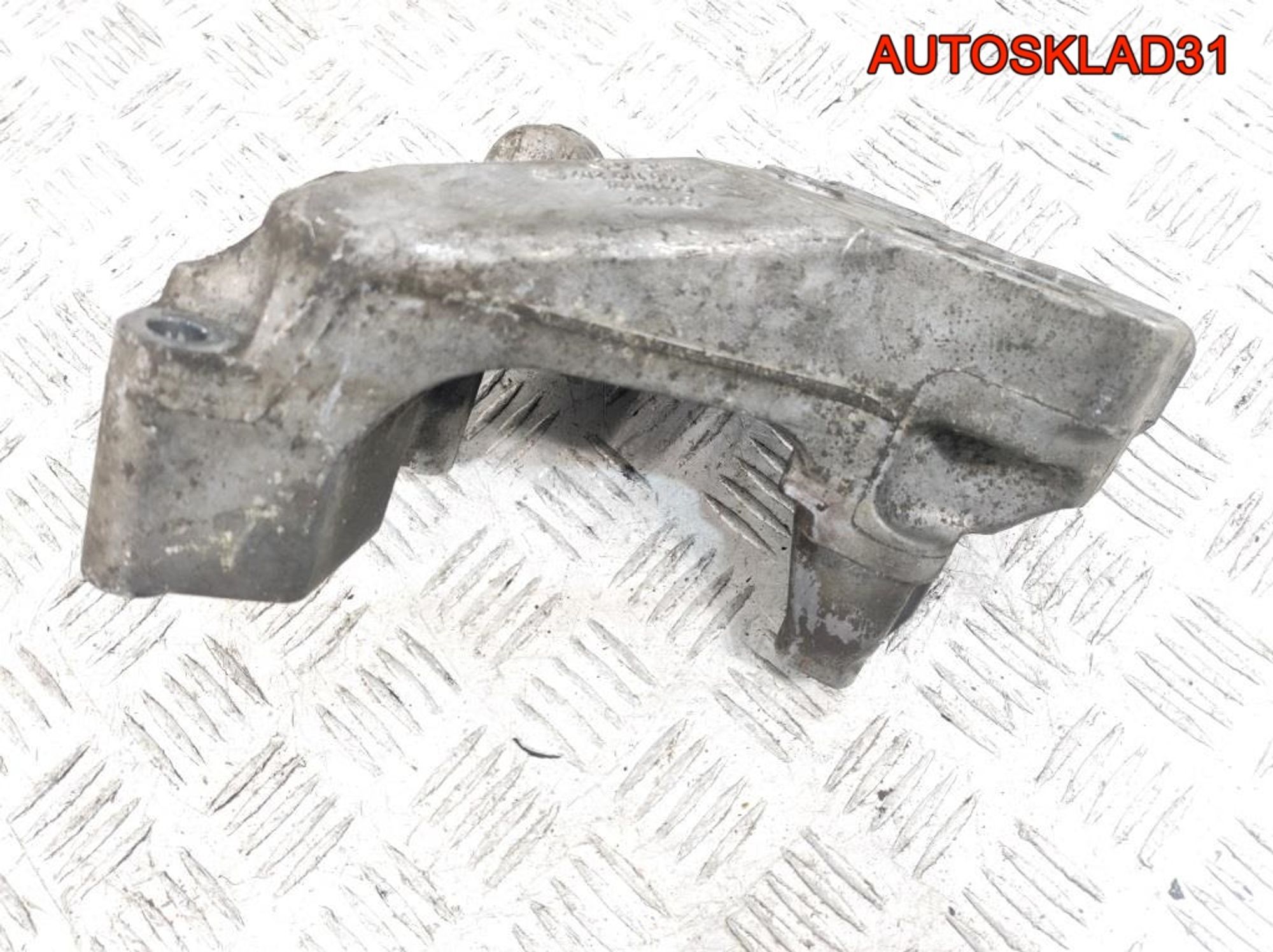 Кронштейн двигателя правый VW Golf 4 038199207J, 1800 рублей, Дубовое