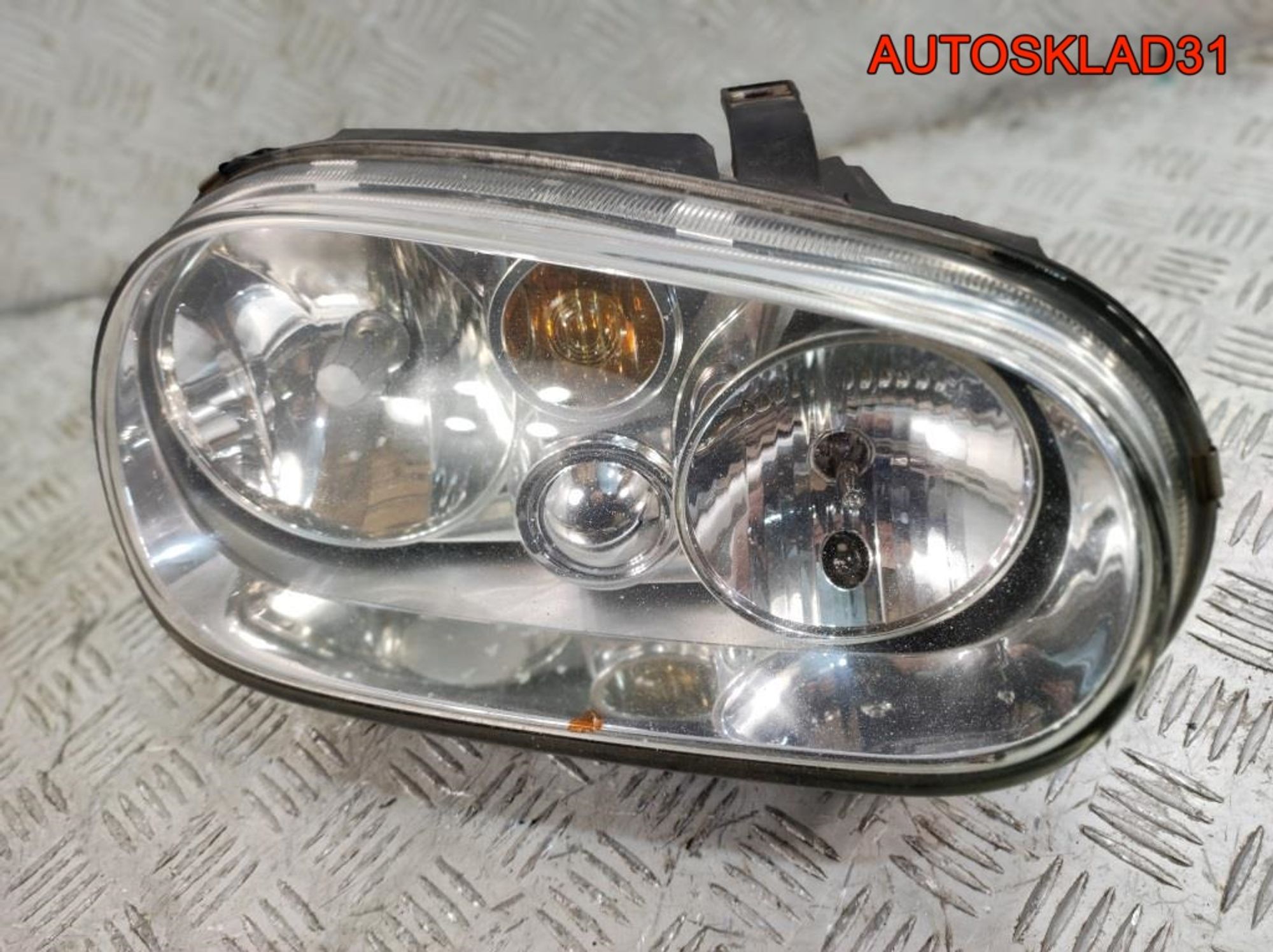 Фара правая Hella VW Golf 4 150146001, 6500 рублей, Дубовое