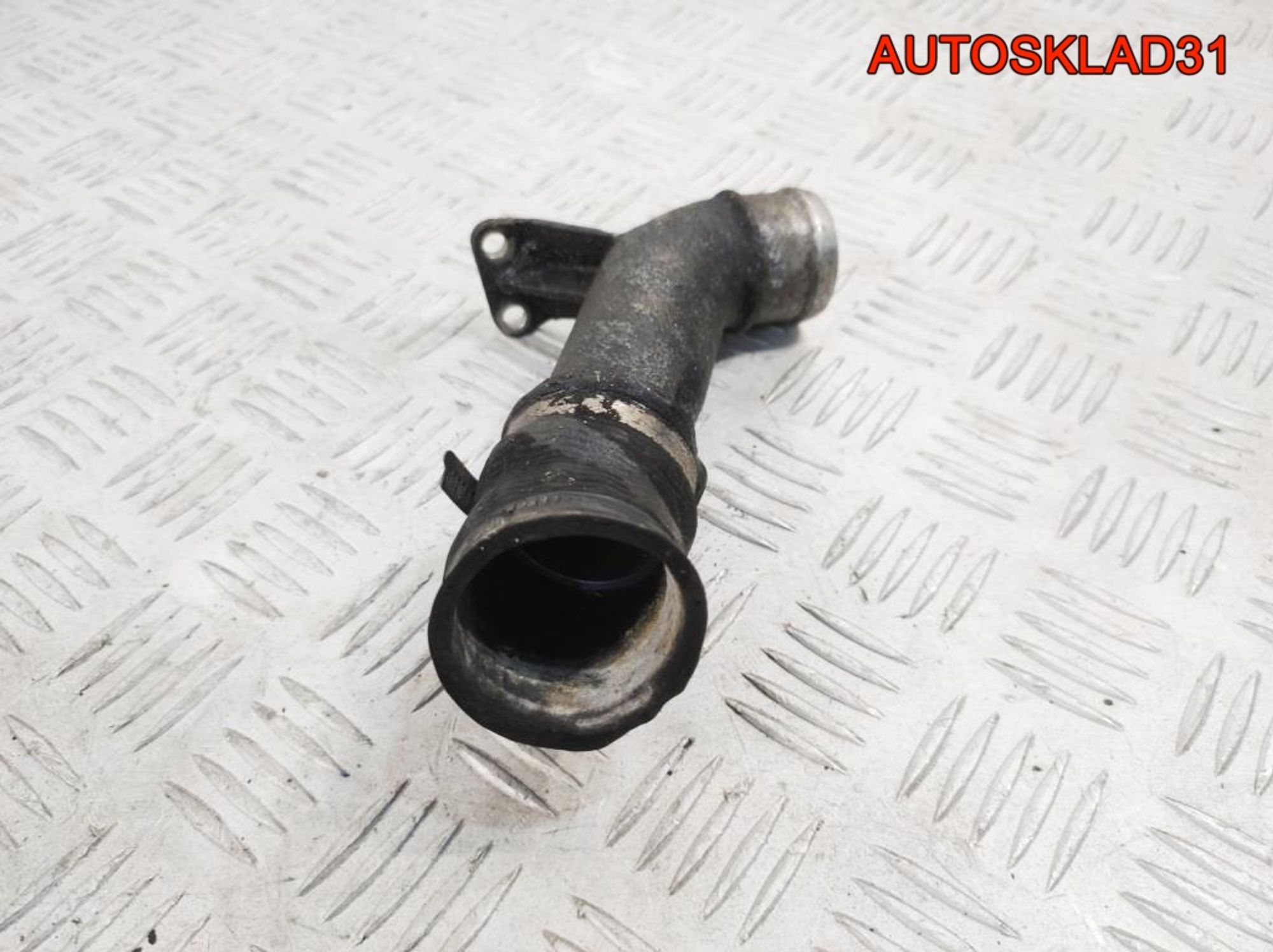 Фланец системы охлаждения Mercedes W220 A6132030015, 700 рублей, Дубовое