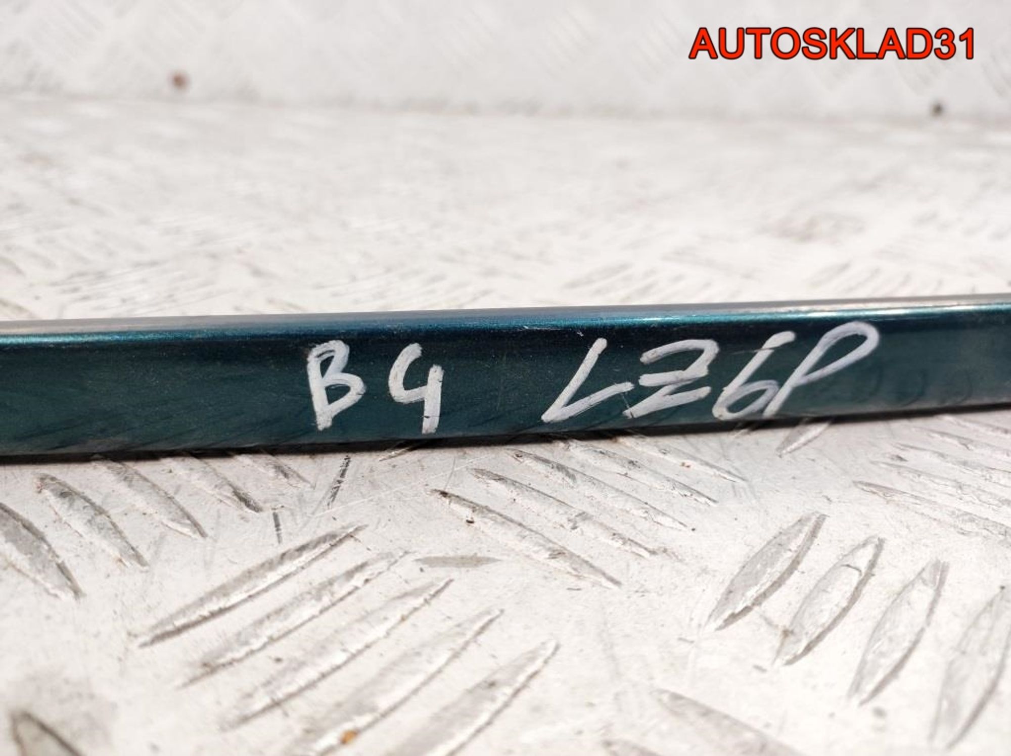Планка под фару правая Audi 80 B4 8A0853208A, 1200 рублей, Дубовое